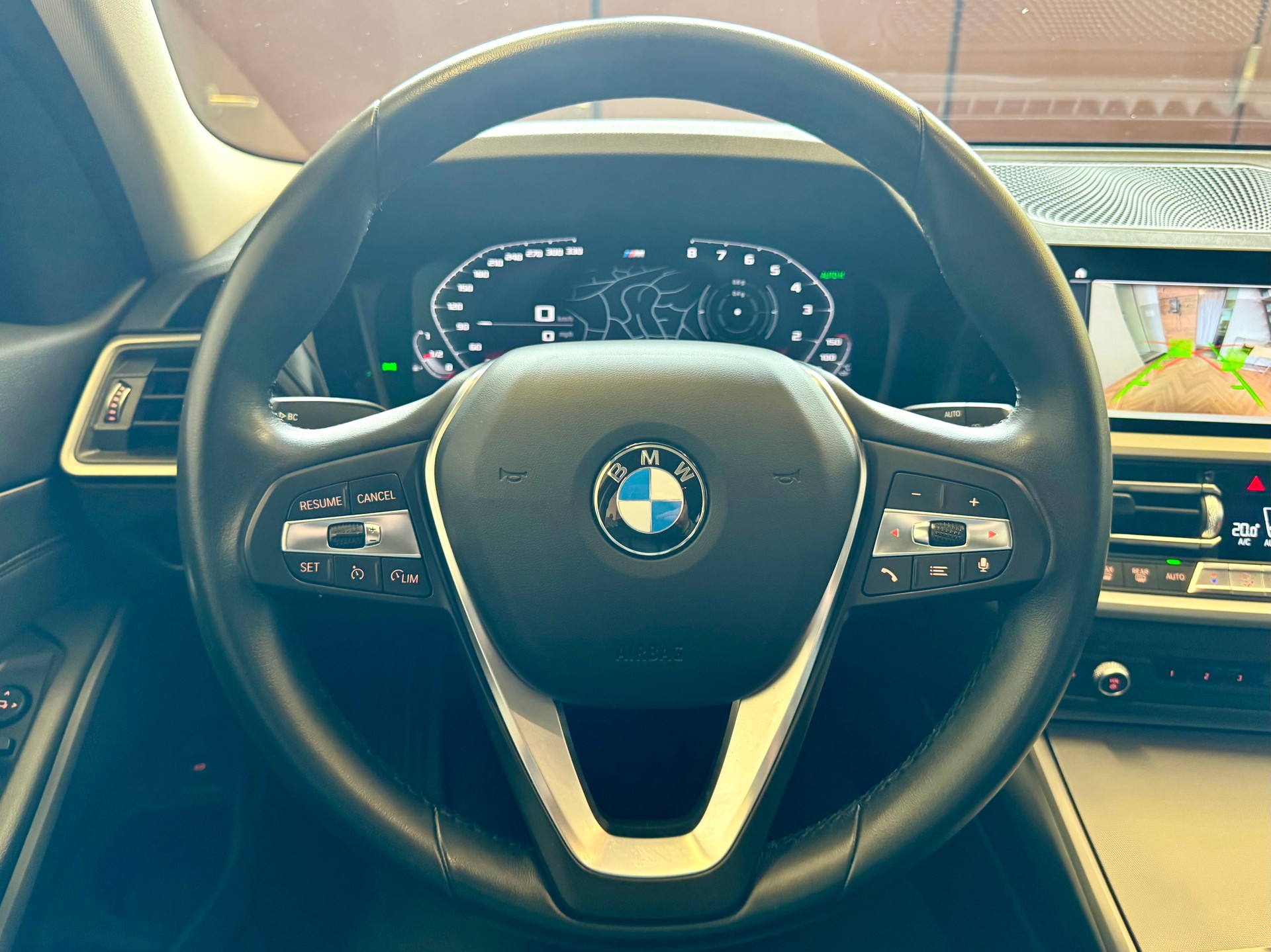 BMW 318d Touring-image-27