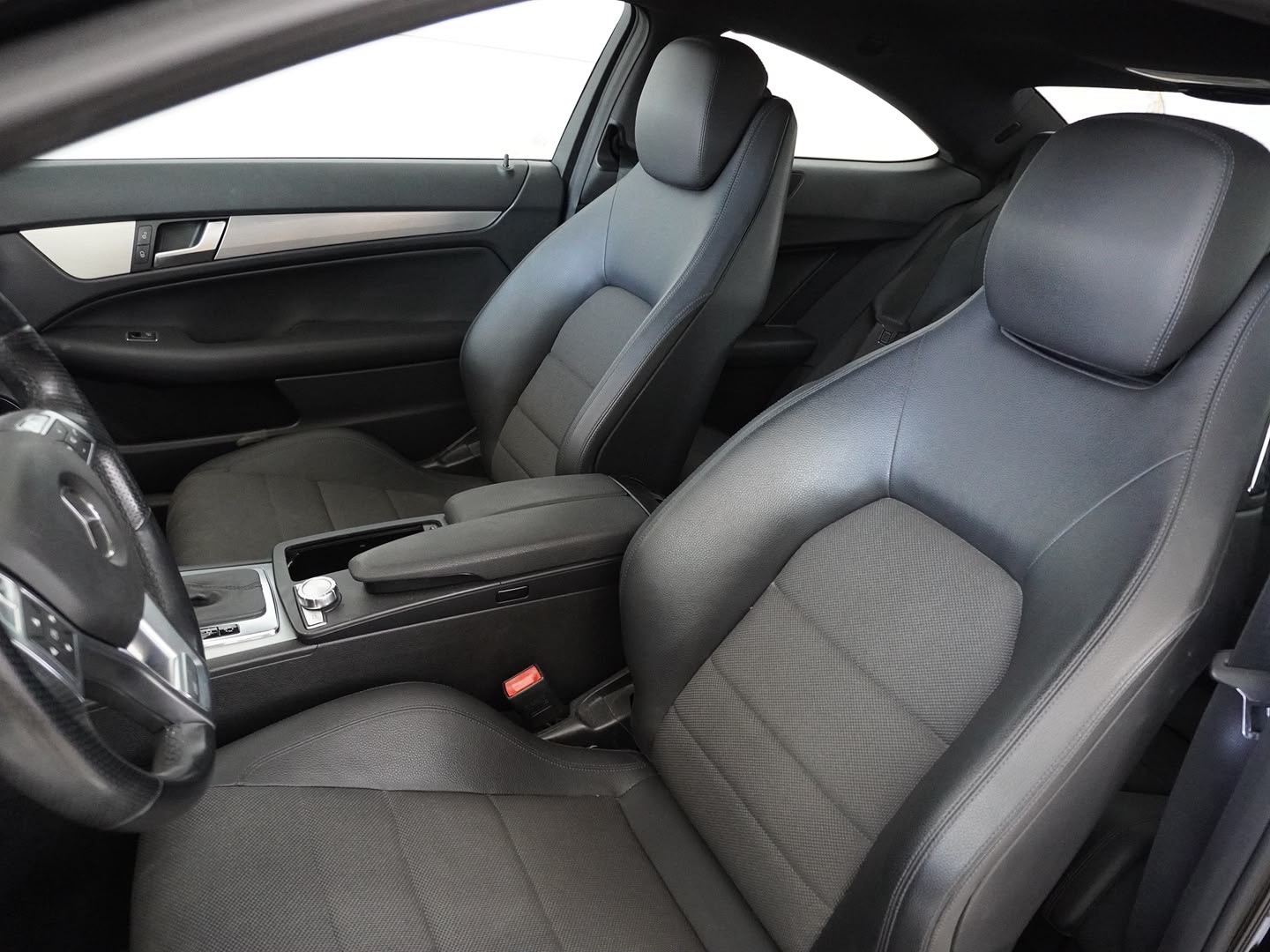 MERCEDES-BENZ C 180 AMG Sport Paket Coupé 7G-Tronic-image-3