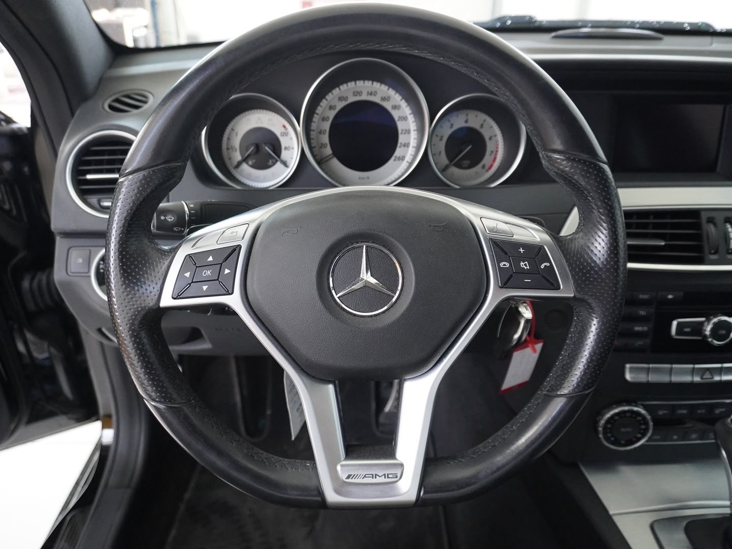 MERCEDES-BENZ C 180 AMG Sport Paket Coupé 7G-Tronic-image-8