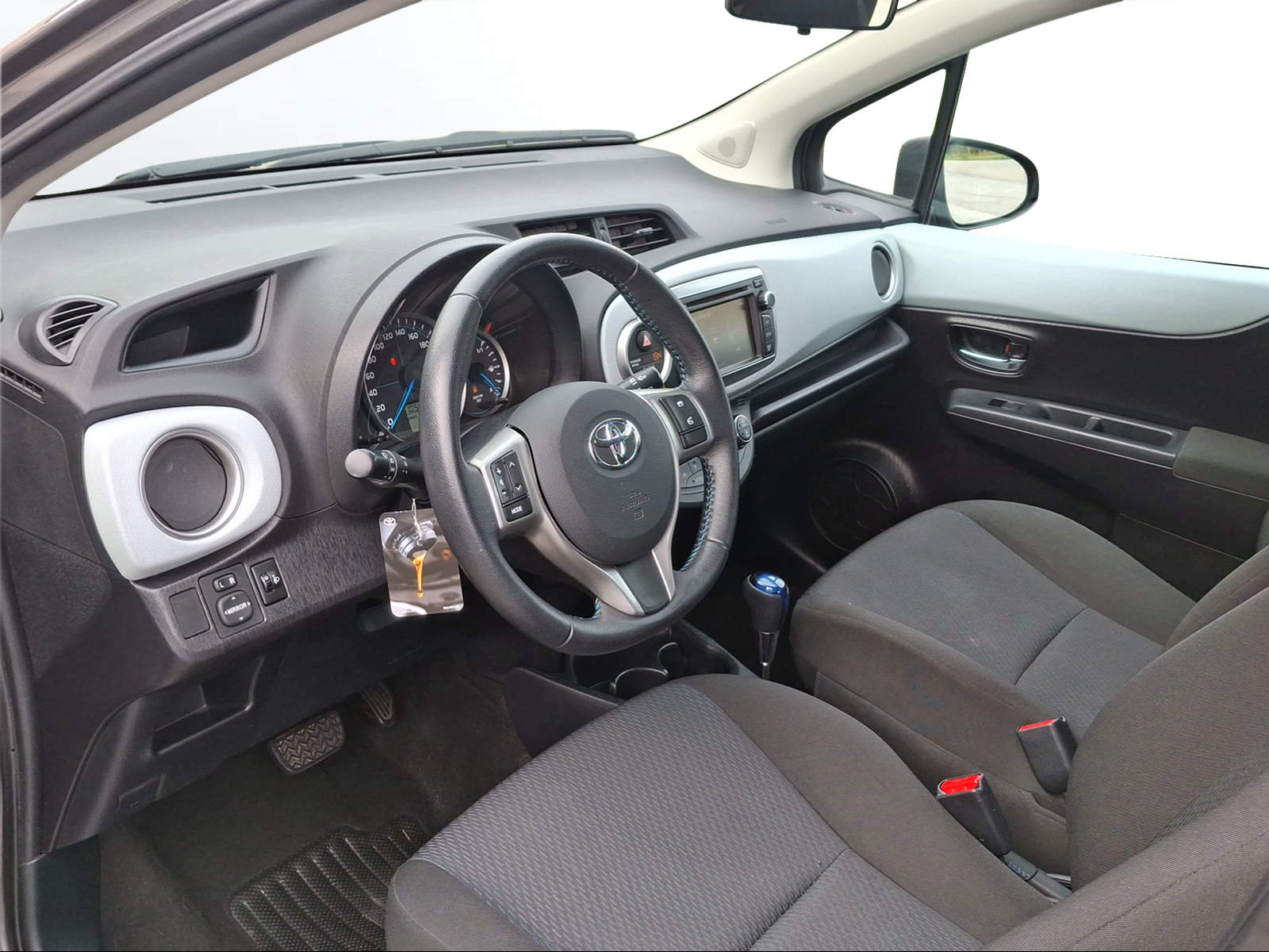 TOYOTA Yaris 1.5 VVT-i Hybrid Luna CVT-image-9