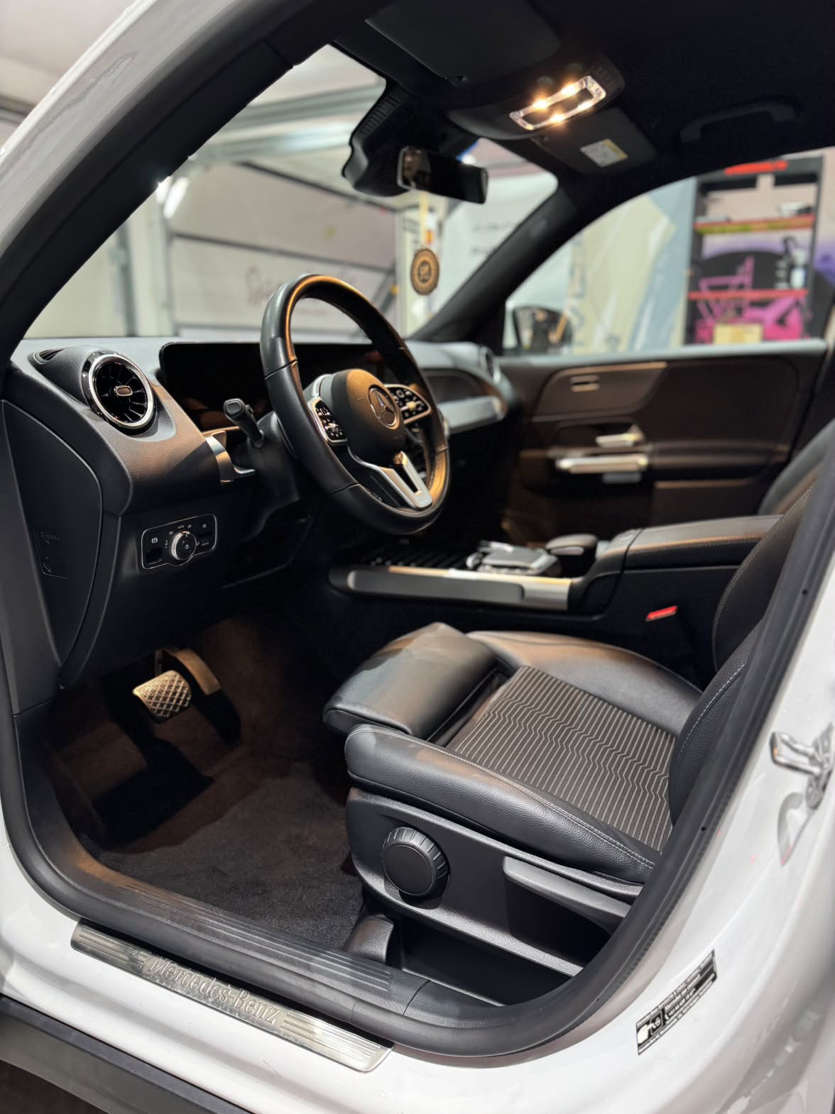 MERCEDES-BENZ GLB 200 4matic-image-3