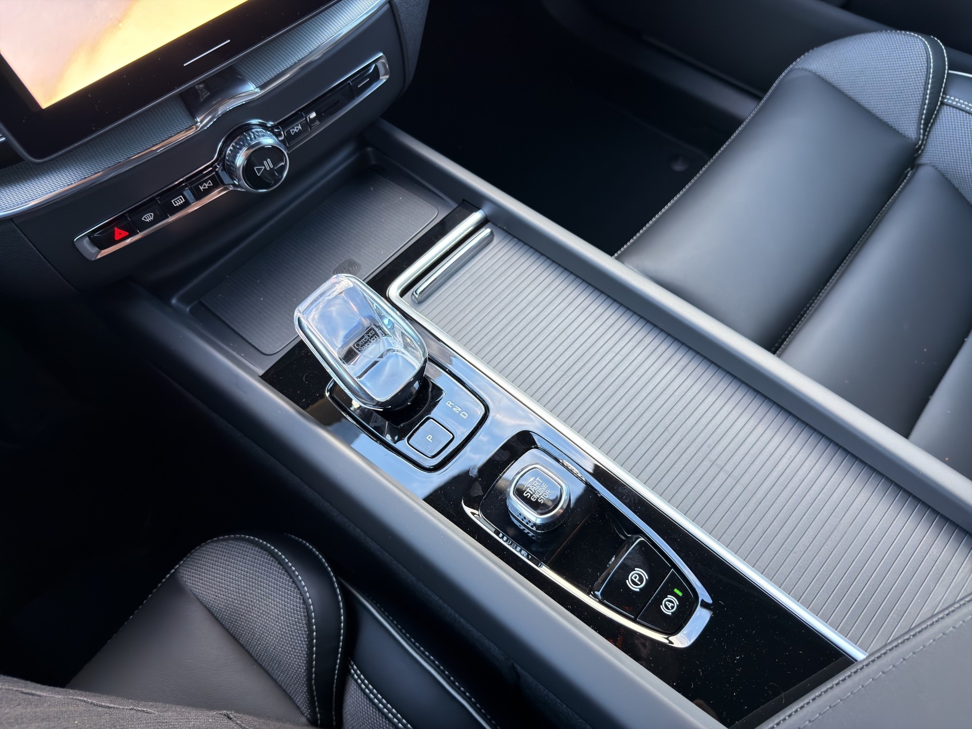 VOLVO XC60 2.0 T8 TE Black Edition eAWD-image-47