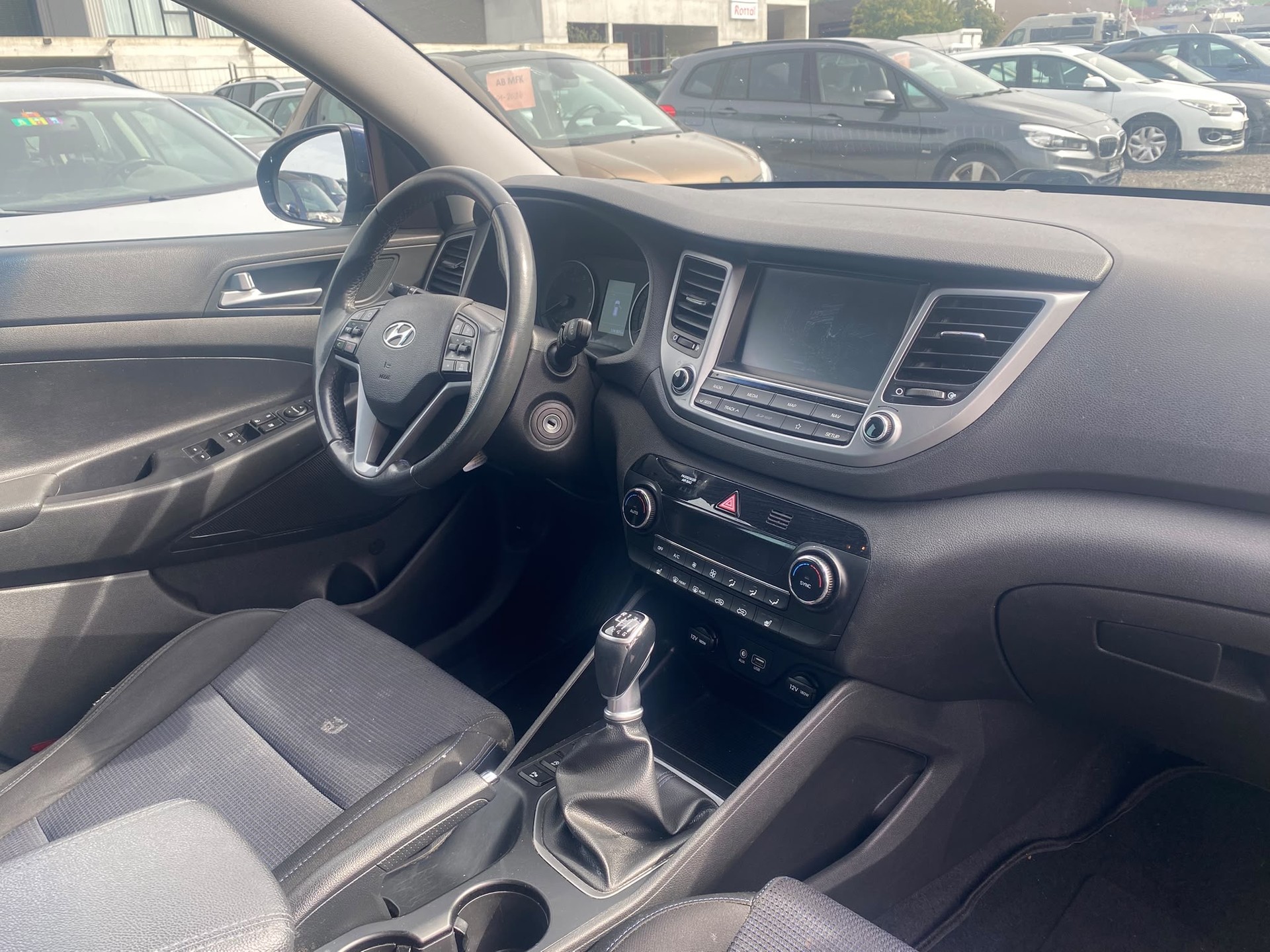HYUNDAI TUCSON-image-9