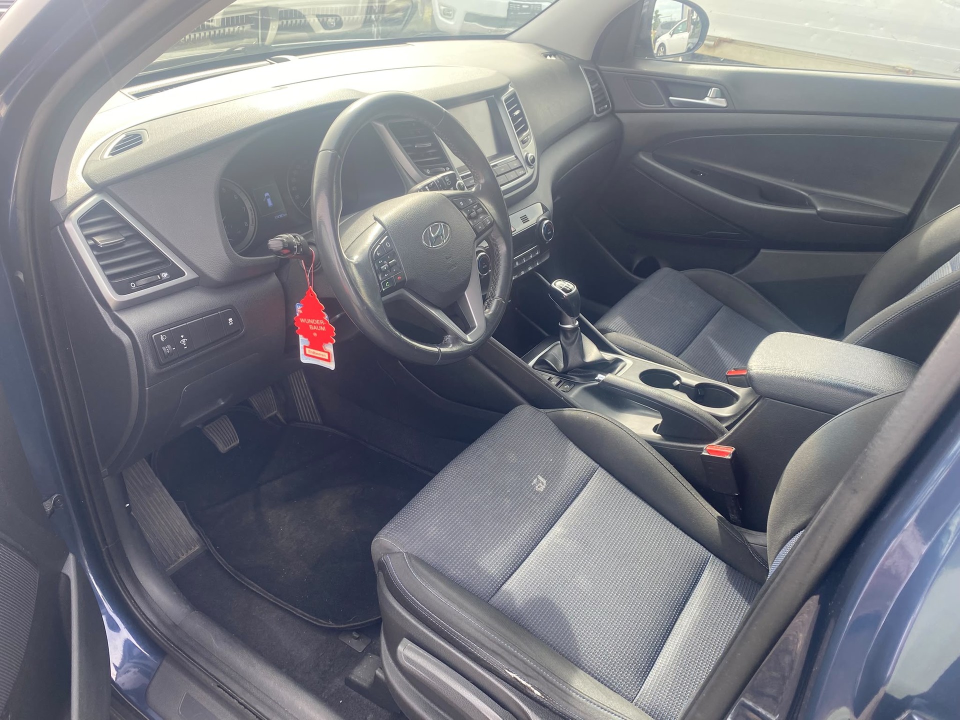 HYUNDAI TUCSON-image-11
