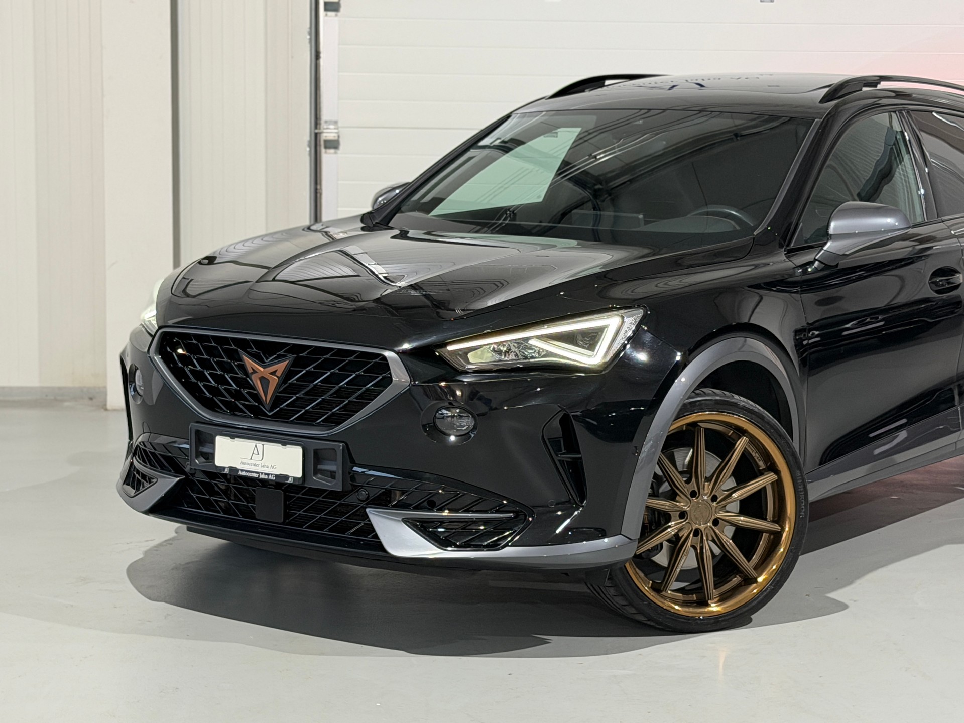 CUPRA Formentor 2.0TSI VZ 4Drive DSG / AHK 1.8T / Concaver 20''-image-1