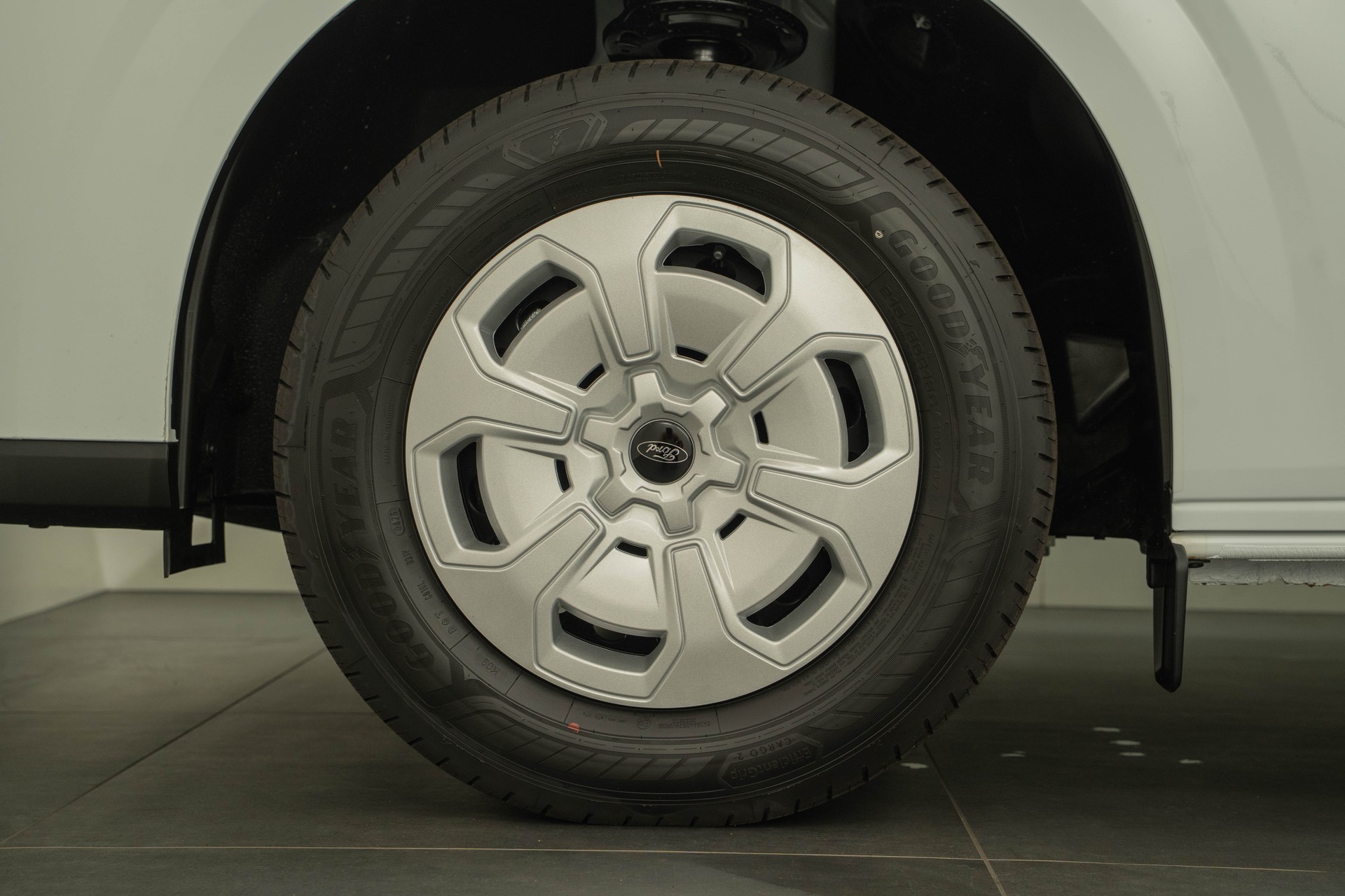 FORD Transit C Van 320 L1 2.0 EcoBlue 136 Trend-image-11