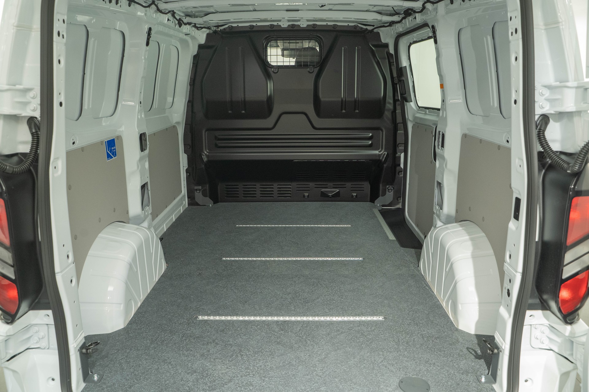FORD Transit C Van 320 L1 2.0 EcoBlue 136 Trend-image-4