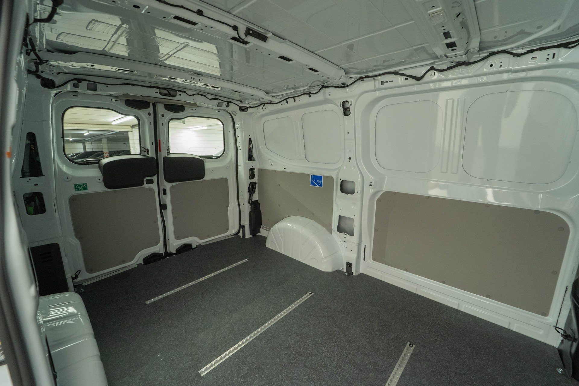 FORD Transit C Van 320 L1 2.0 EcoBlue 136 Trend-image-5