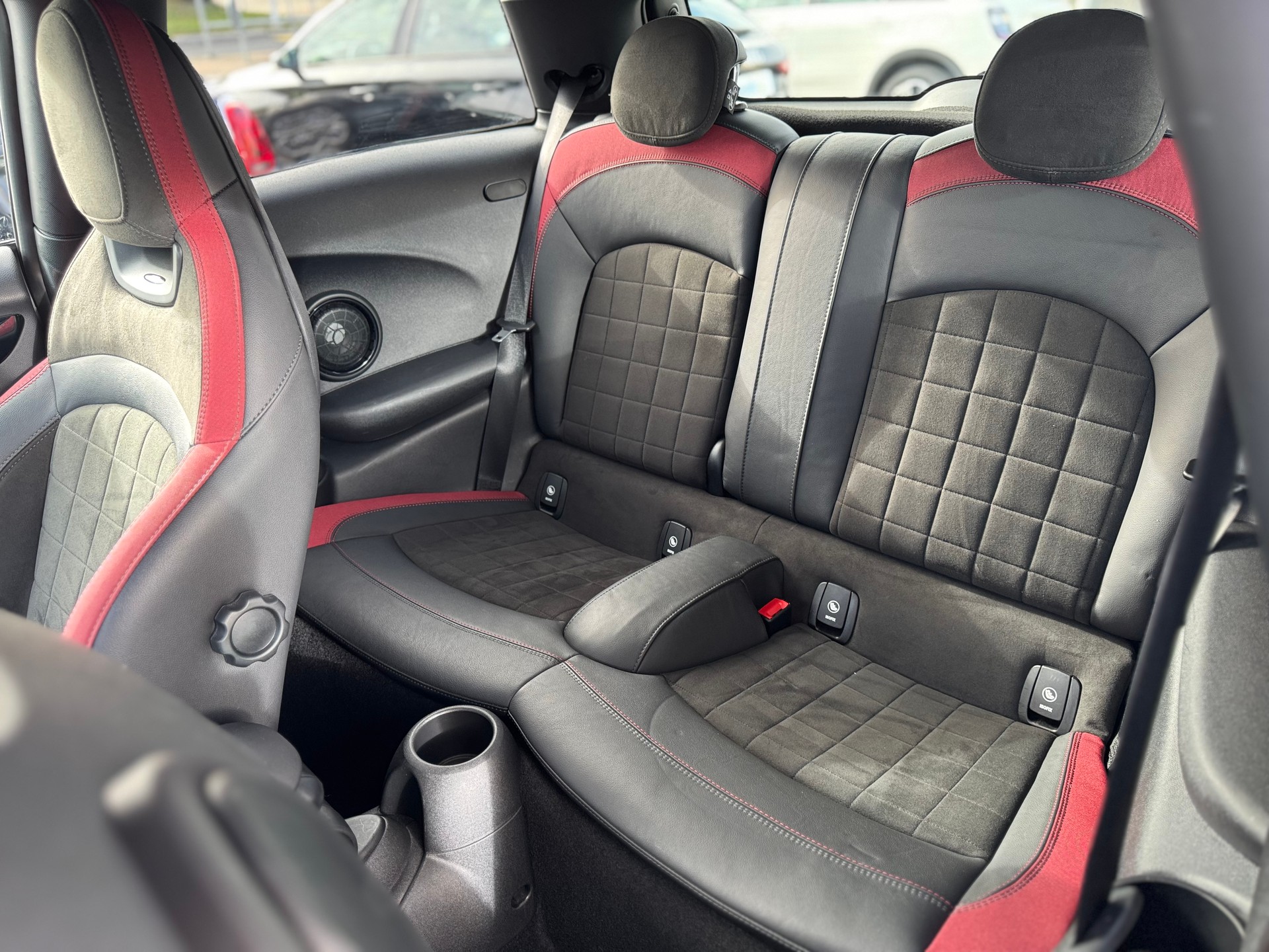 MINI Cooper John Cooper Works Steptronic-image-5