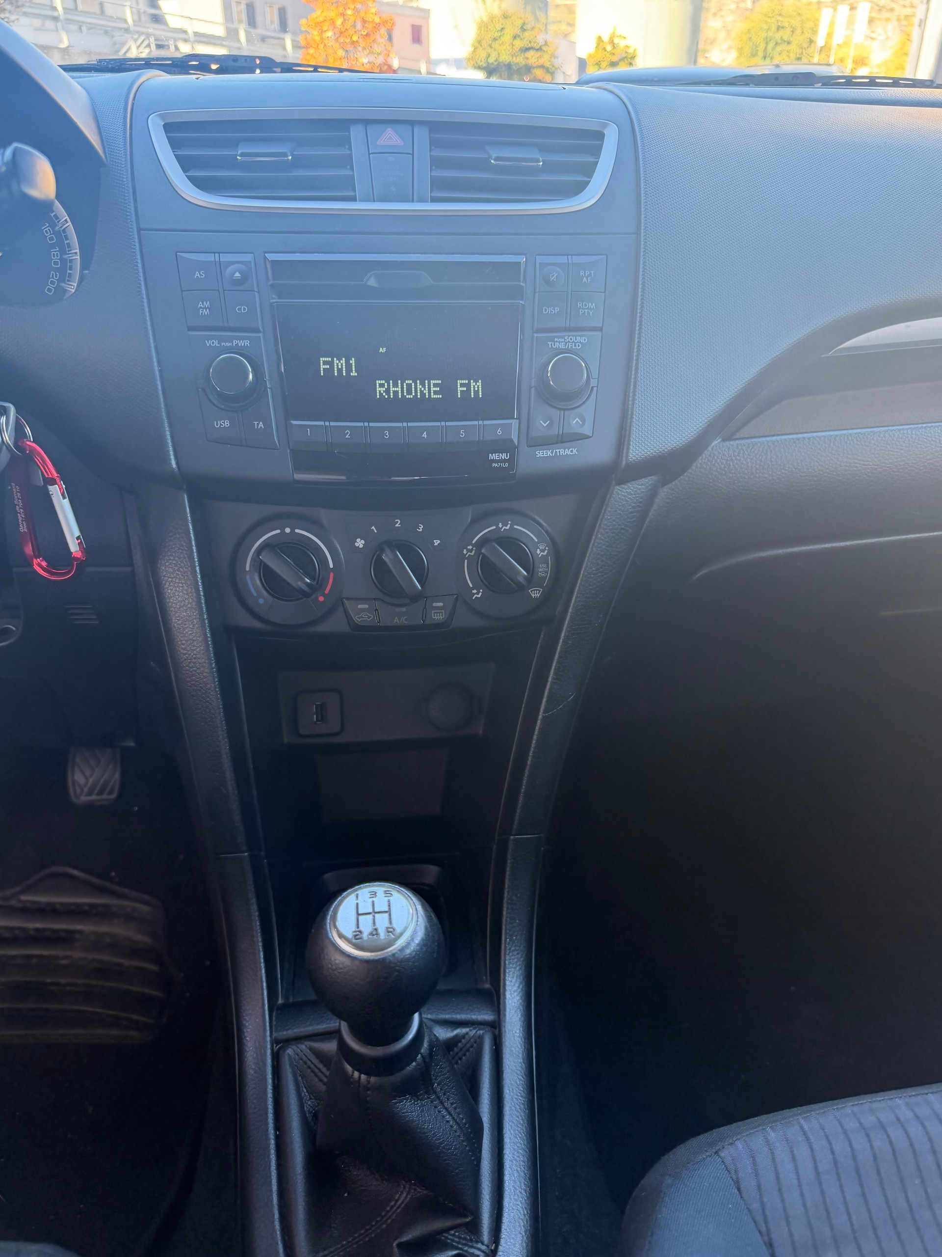 SUZUKI Swift 1.2i 16V GL 4x4-image-6