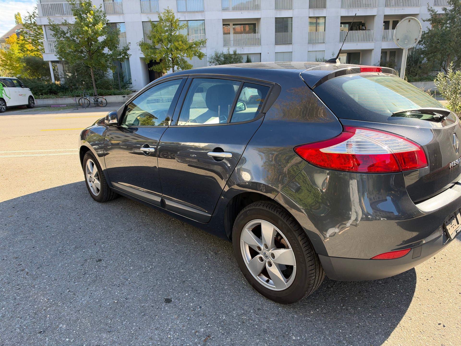 RENAULT Mégane 1.4 16V Turbo Privilège-image-2