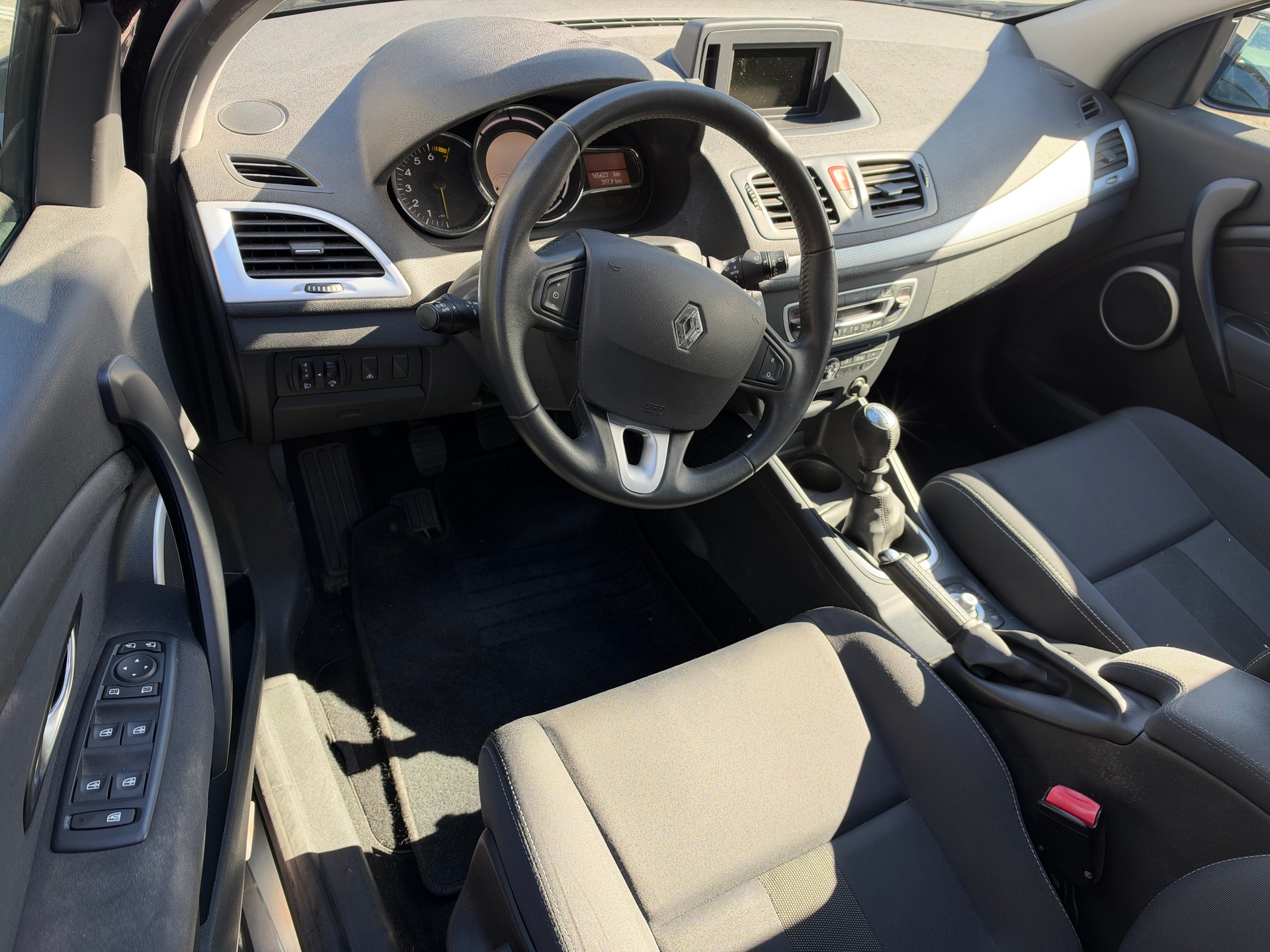 RENAULT Mégane 1.4 16V Turbo Privilège-image-8