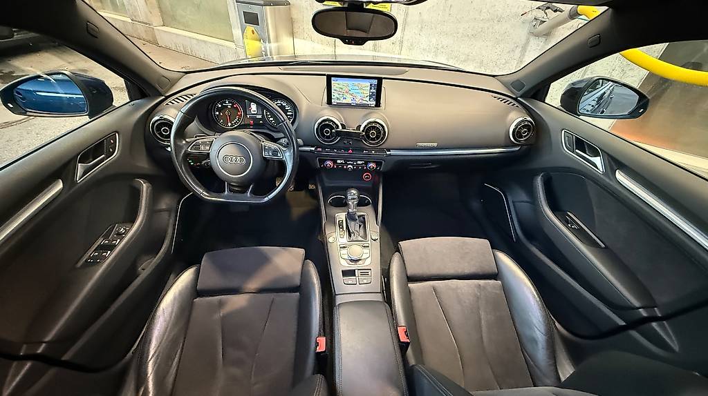 AUDI A3 Sportback 2.0 TDI Attraction quattro S-tronic-image-2