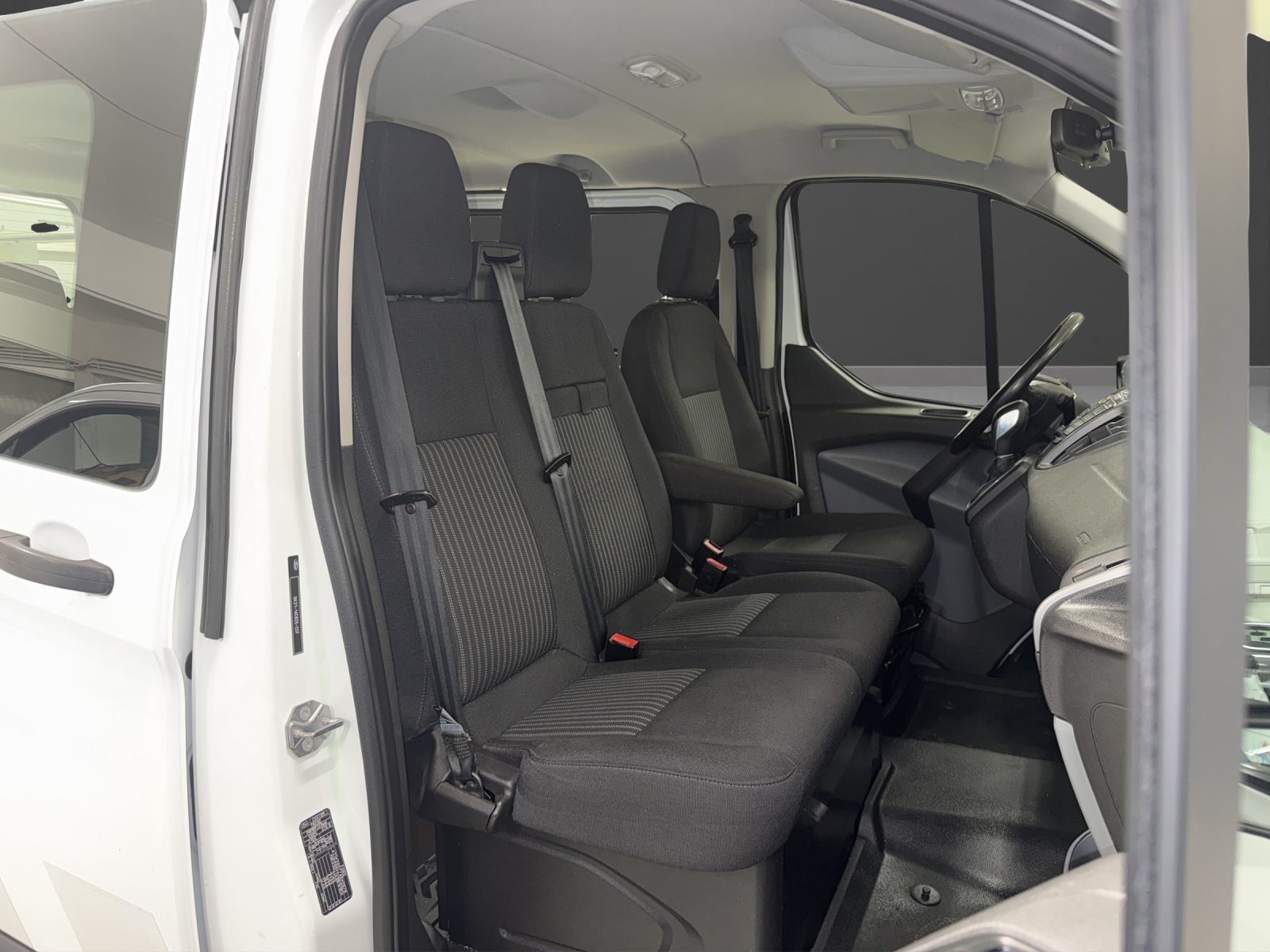 FORD Transit Custom 310 L1H1 Trend SelectShift A-image-7