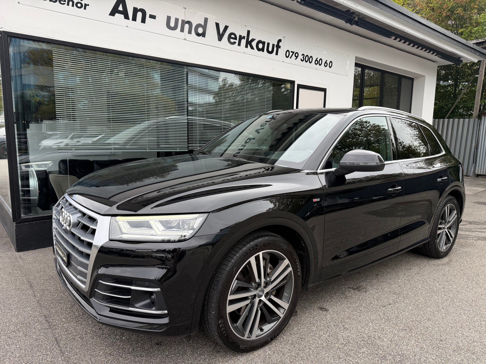 AUDI Q5 40 TDI sport quattro S-tronic-image-0