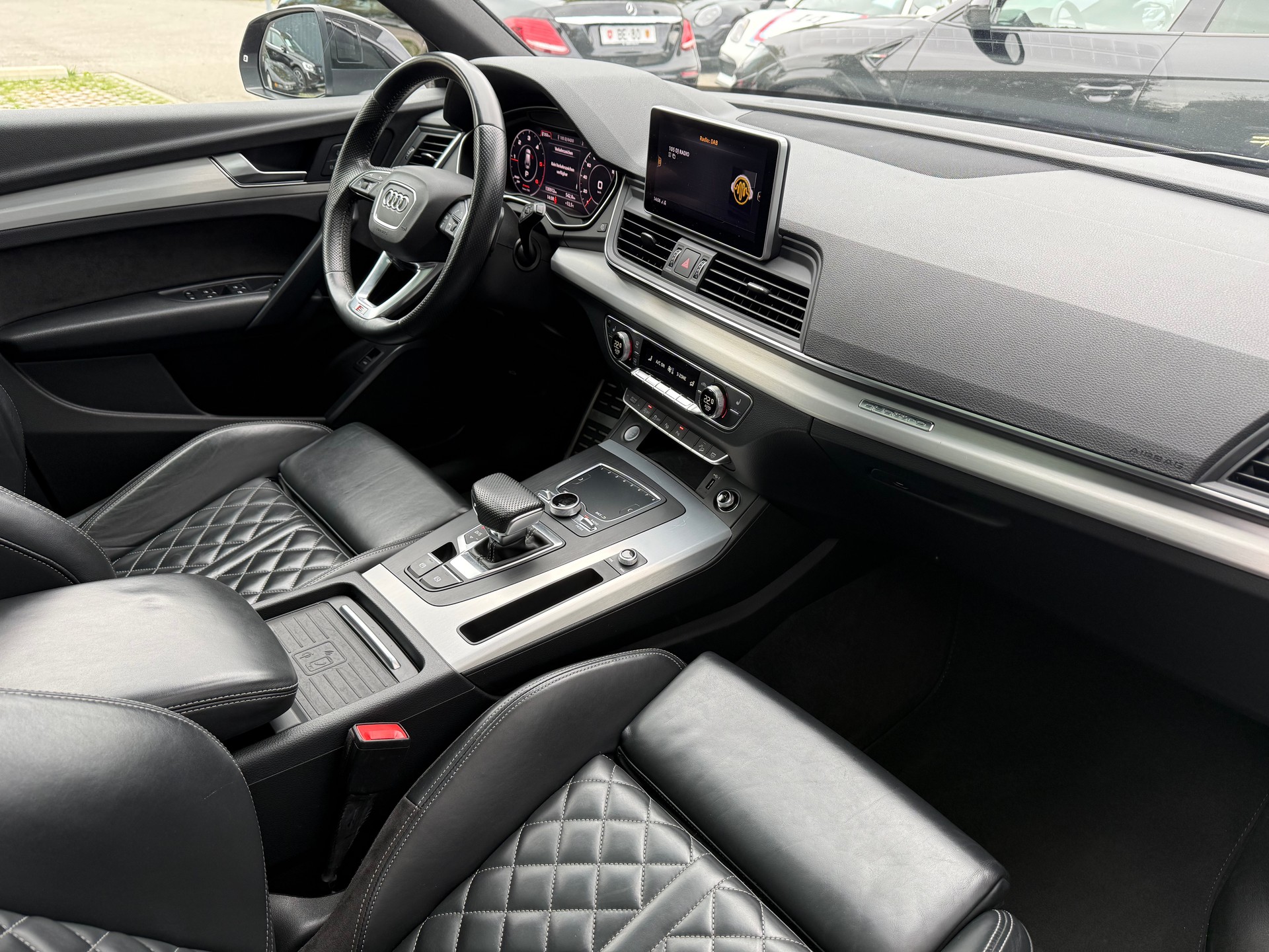 AUDI Q5 40 TDI sport quattro S-tronic-image-6