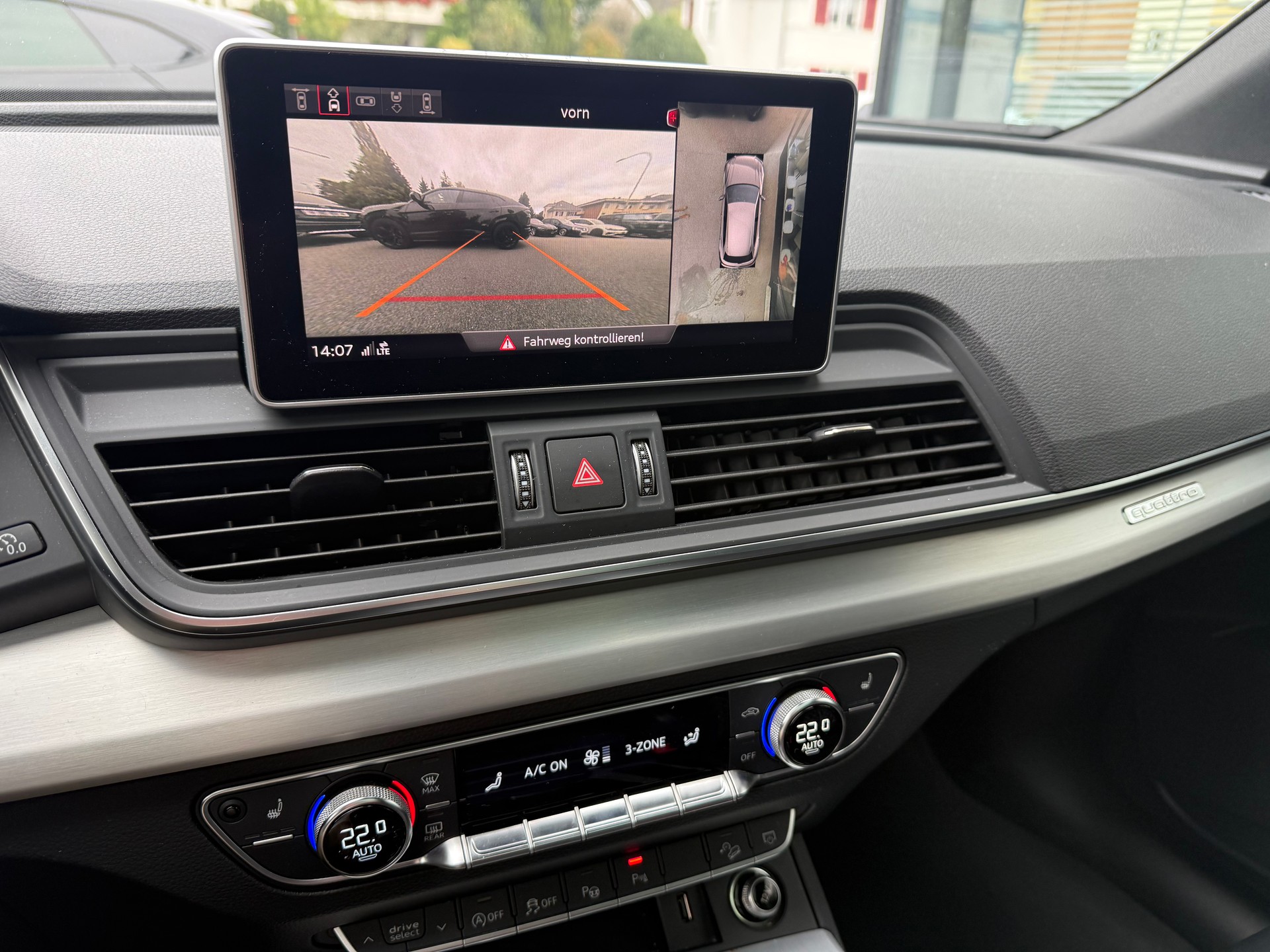 AUDI Q5 40 TDI sport quattro S-tronic-image-11