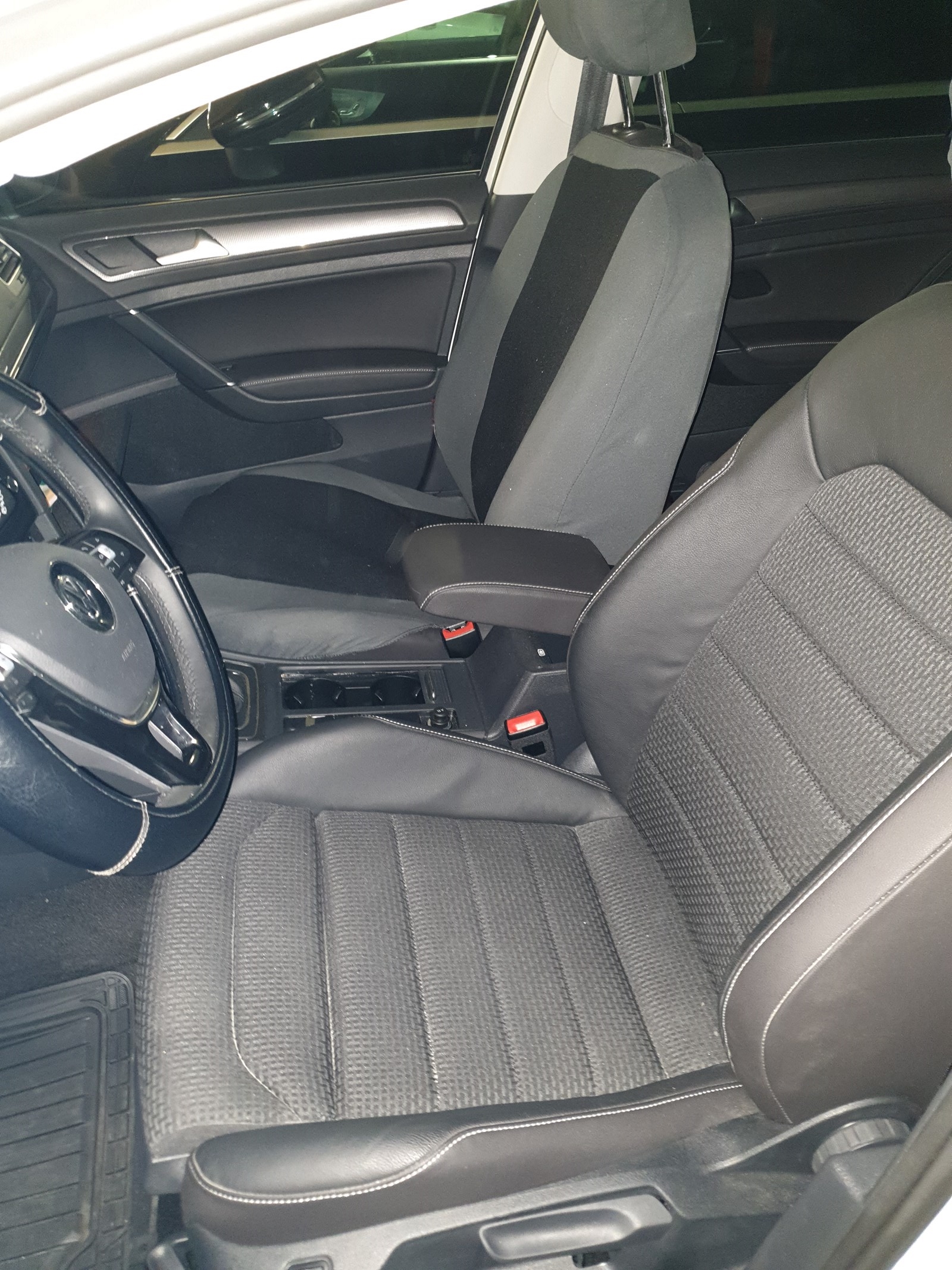 VW Golf 2.0 TDI Alltrack 4Motion-image-5