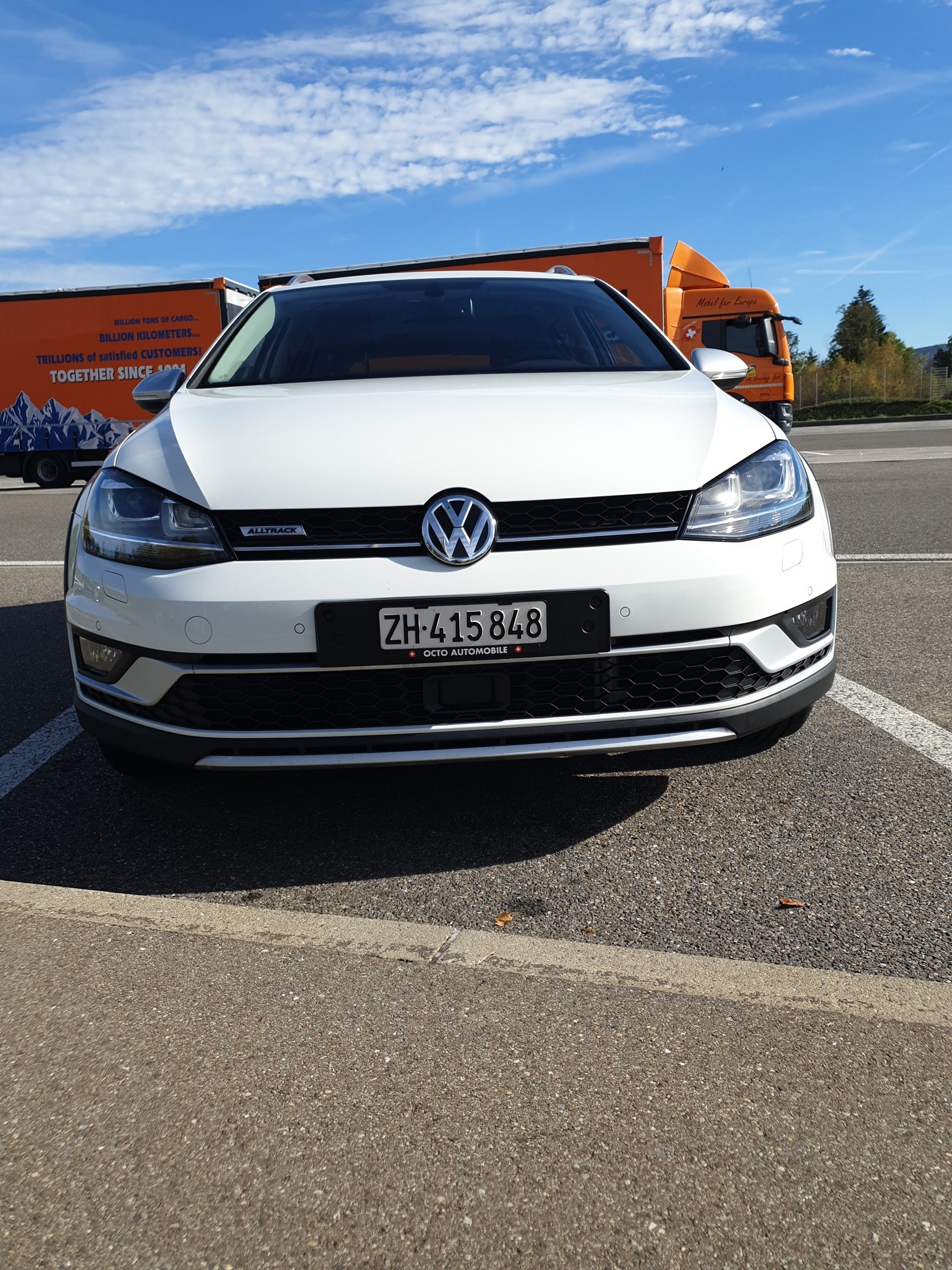 VW Golf 2.0 TDI Alltrack 4Motion-image-1