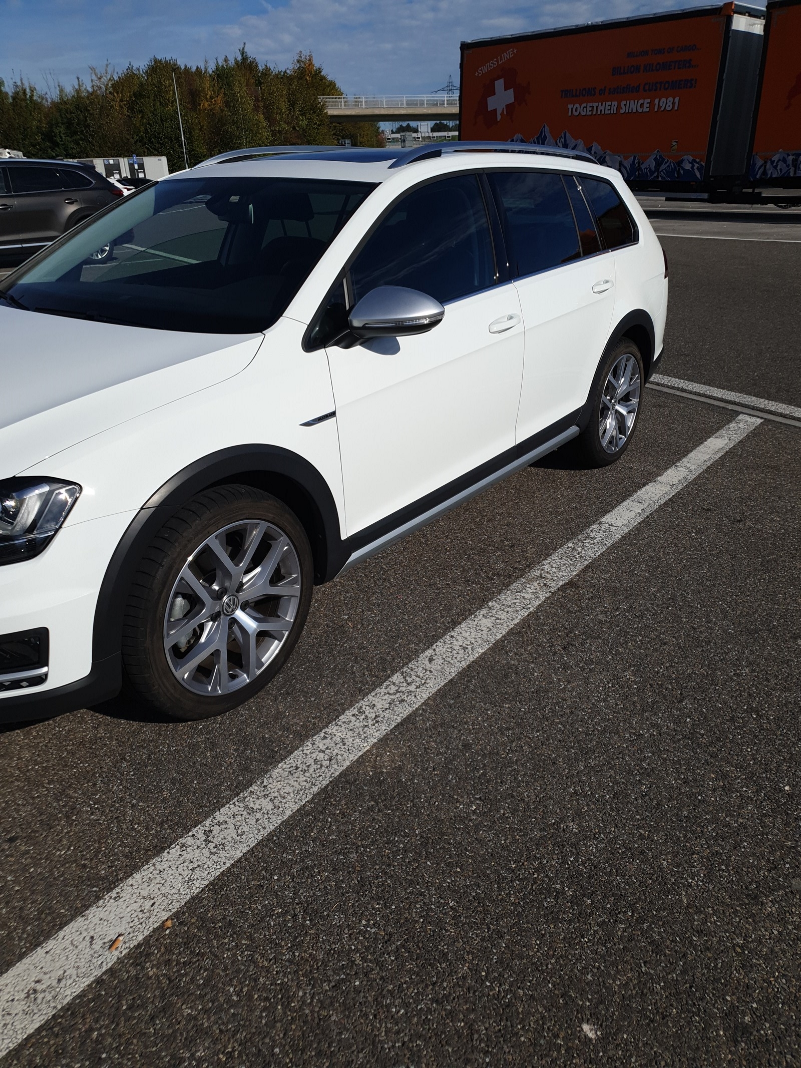 VW Golf 2.0 TDI Alltrack 4Motion-image-3