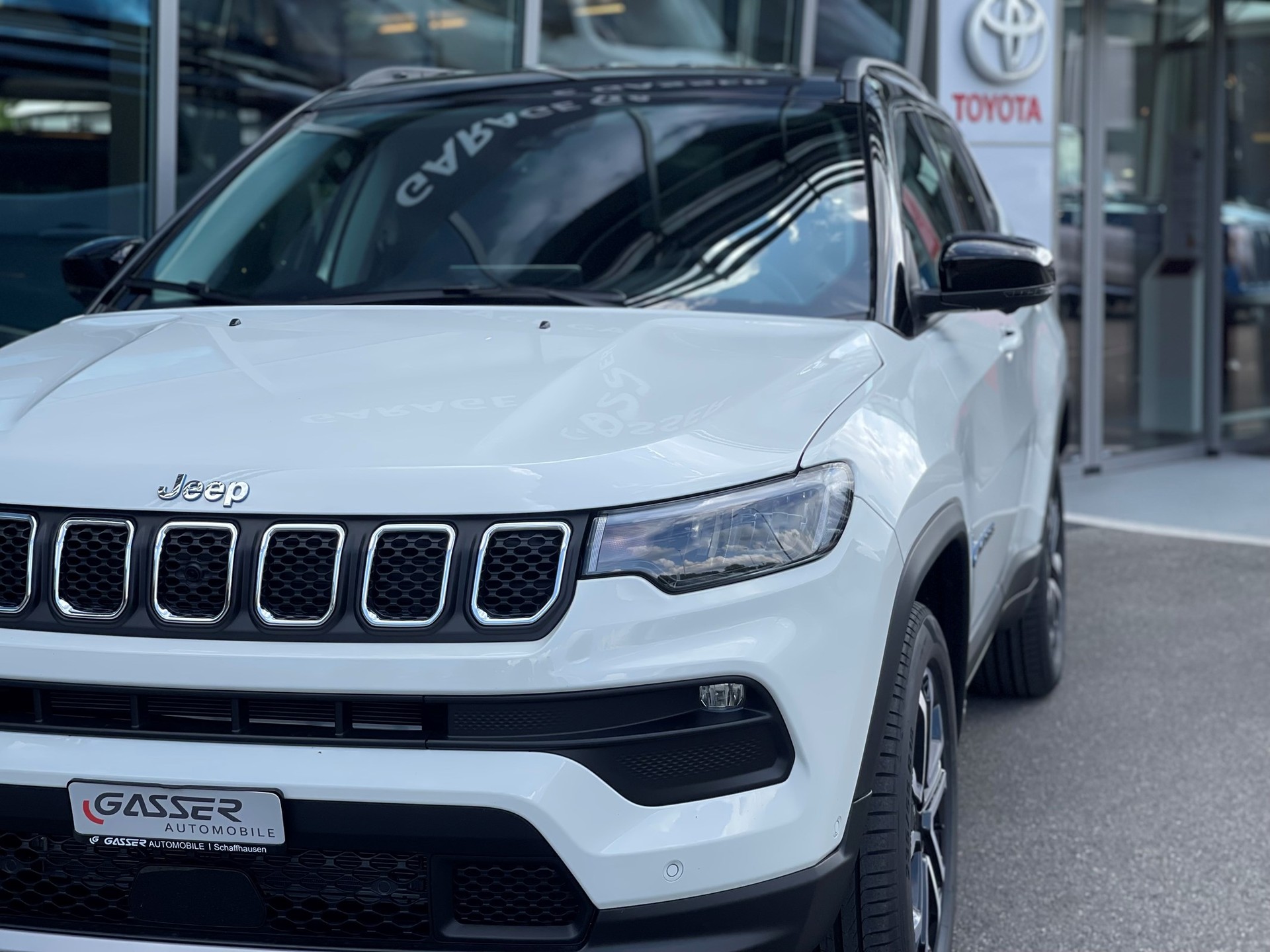 JEEP Compass 1.3 T PHEV Swiss Limited Plus AWD-image-3