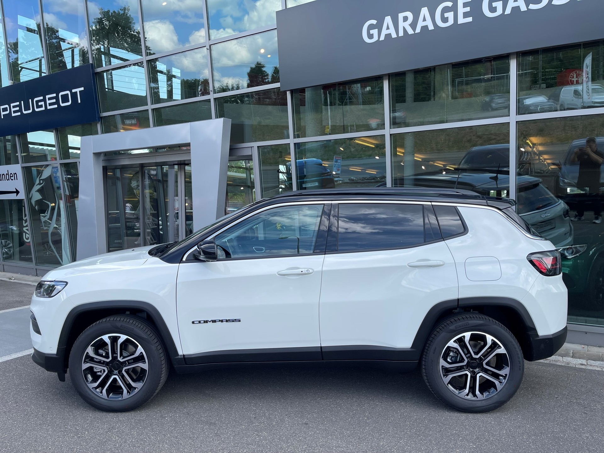 JEEP Compass 1.3 T PHEV Swiss Limited Plus AWD-image-1