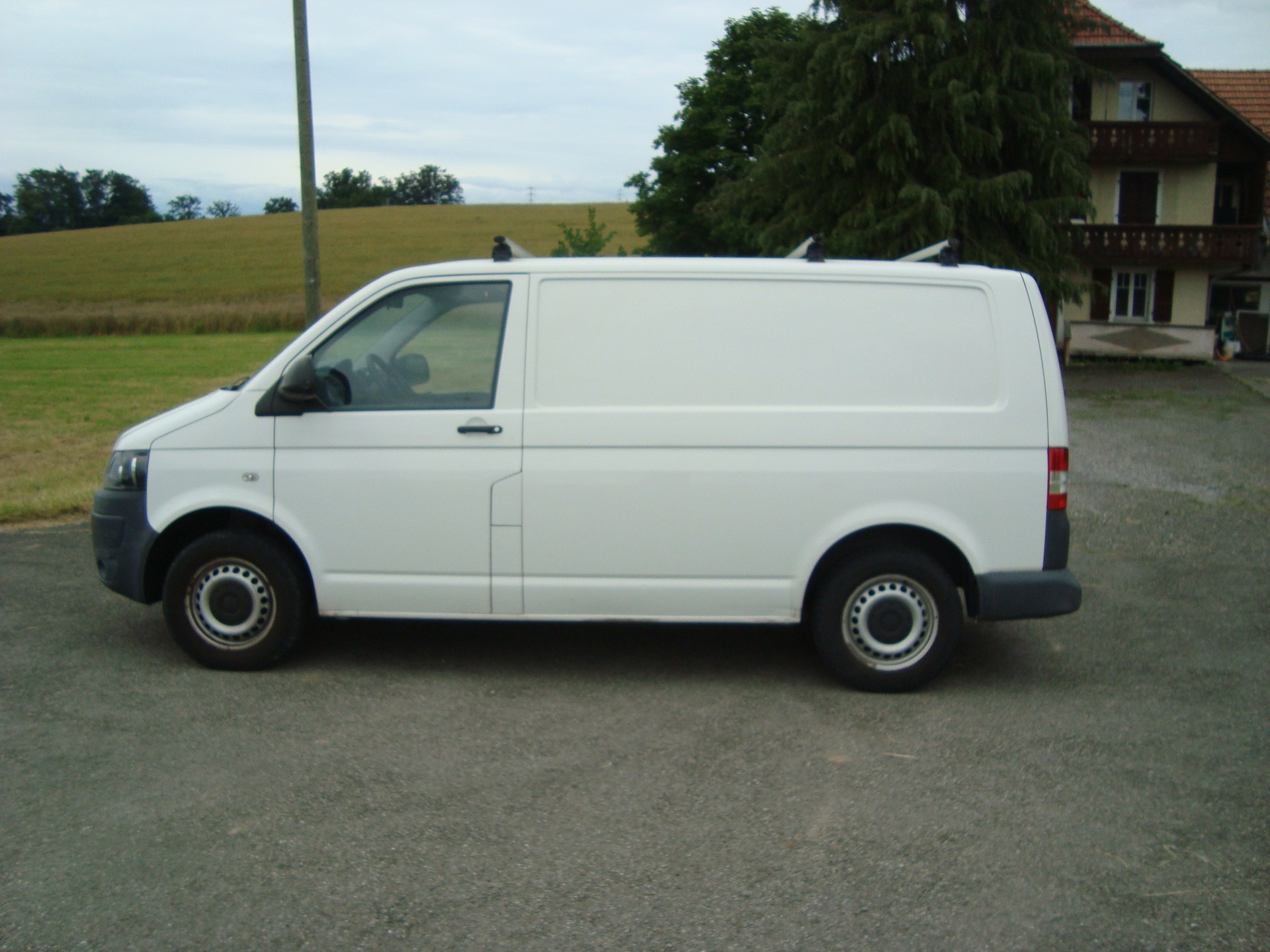 VW T5 2.0 TDI-image-4