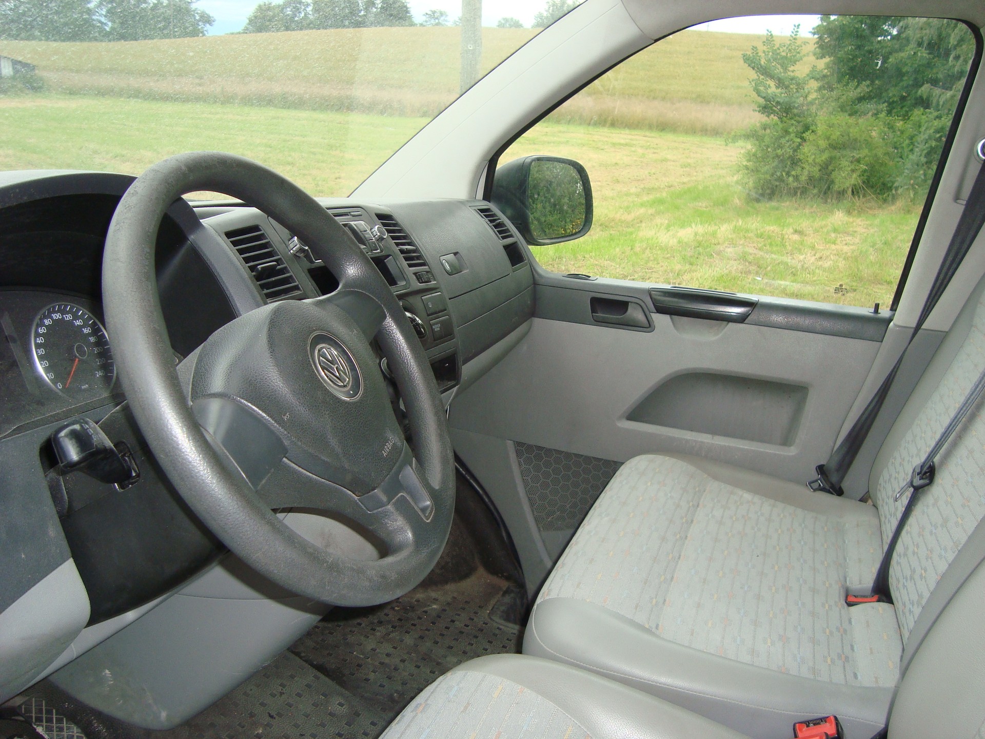 VW T5 2.0 TDI-image-9