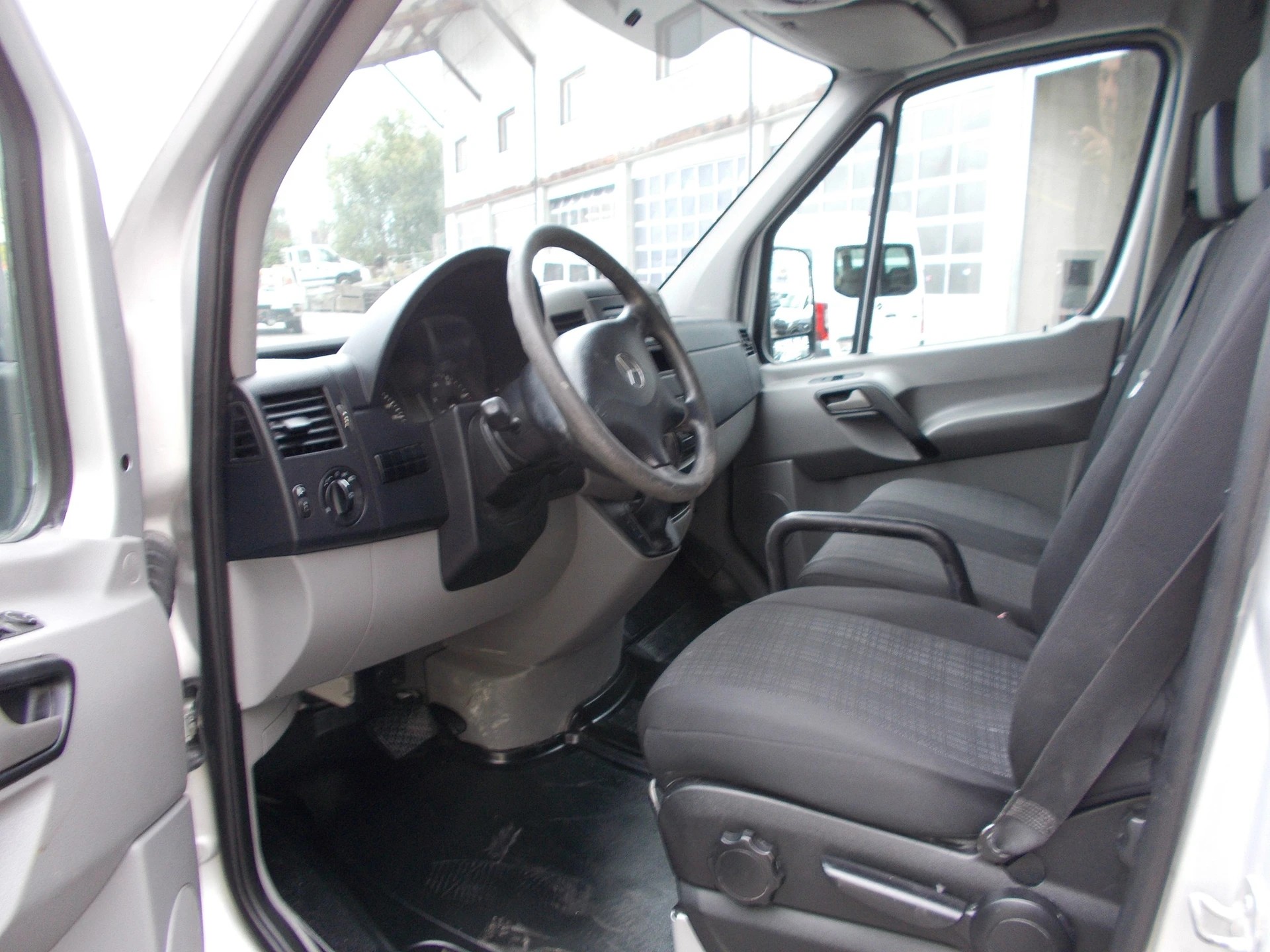 MERCEDES-BENZ Sprinter 209 CDI MOTOR 20.000KM-image-7