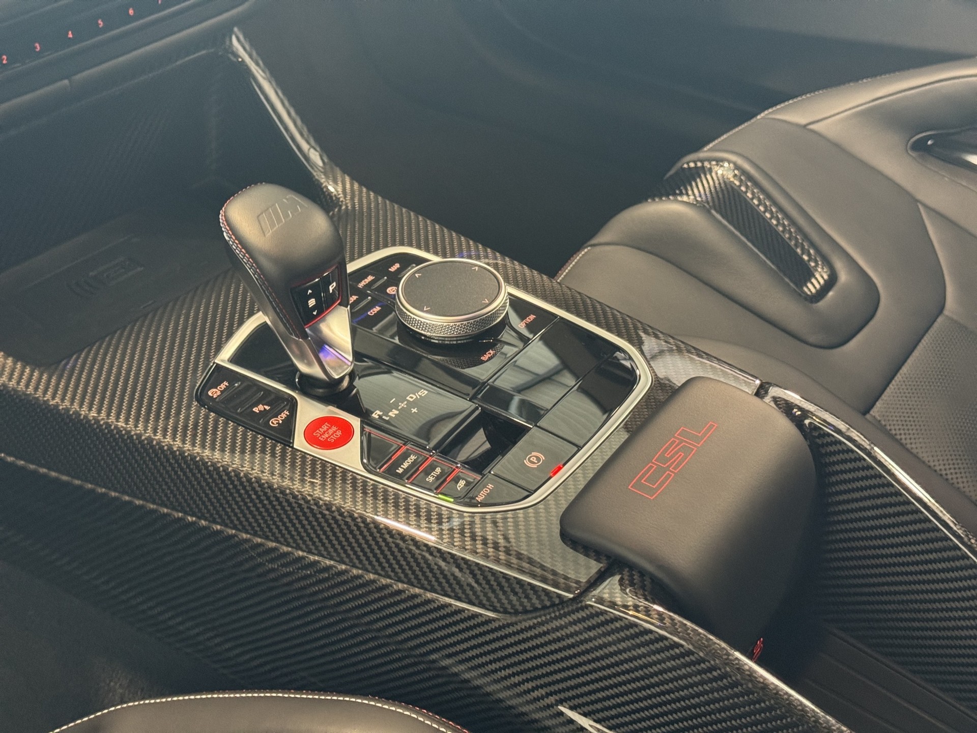 BMW M4 CSL Coupé-image-16