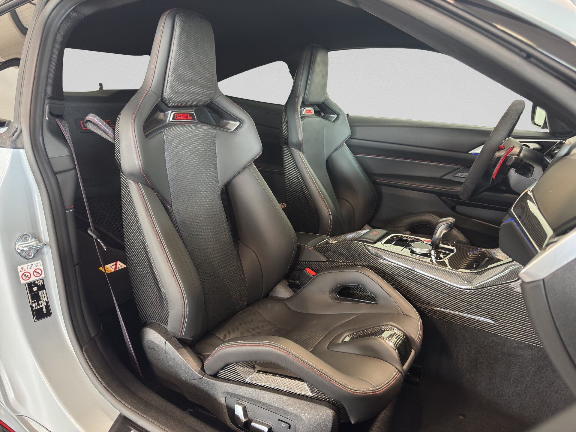 BMW M4 CSL Coupé-image-18