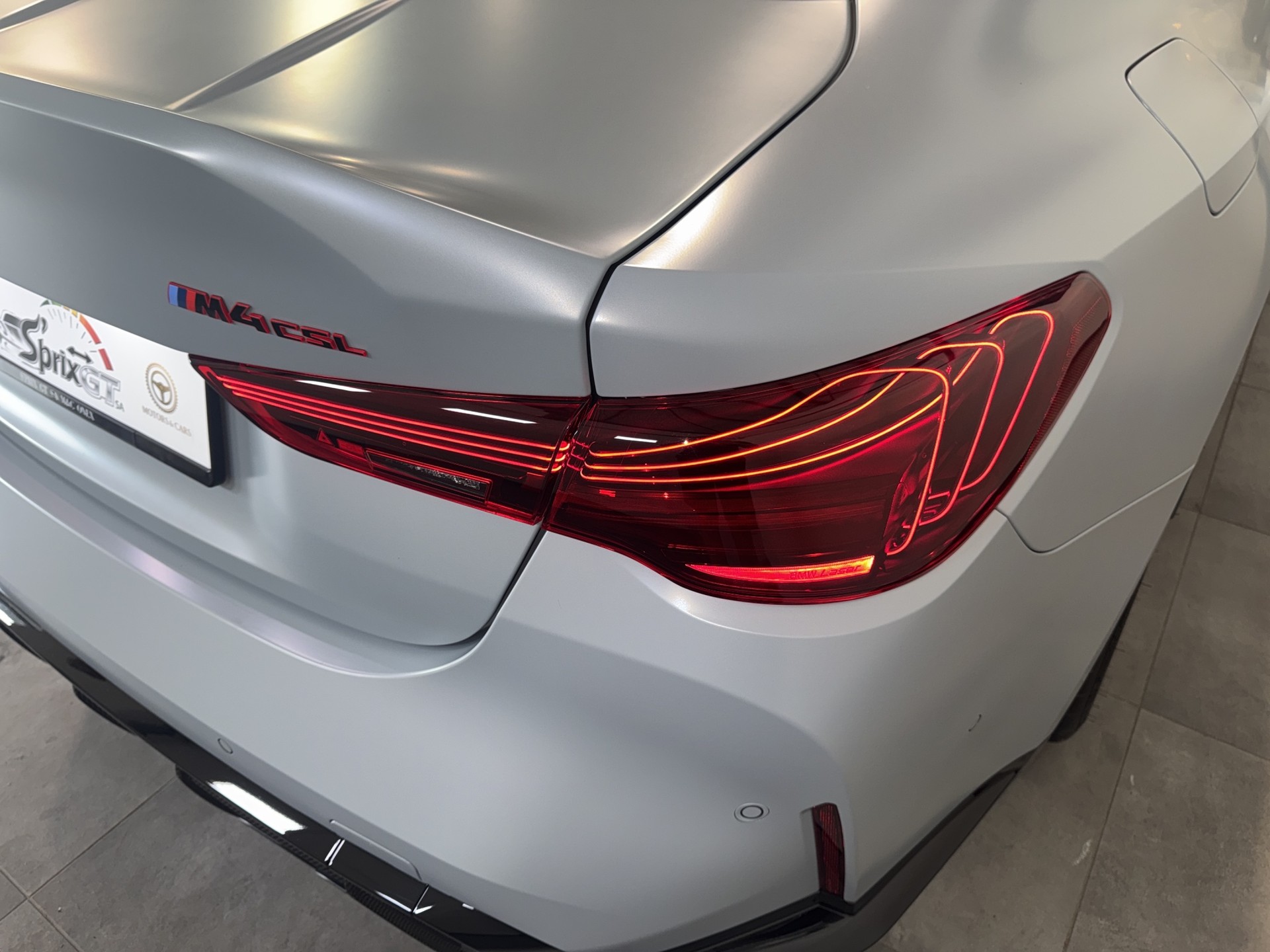 BMW M4 CSL Coupé-image-11