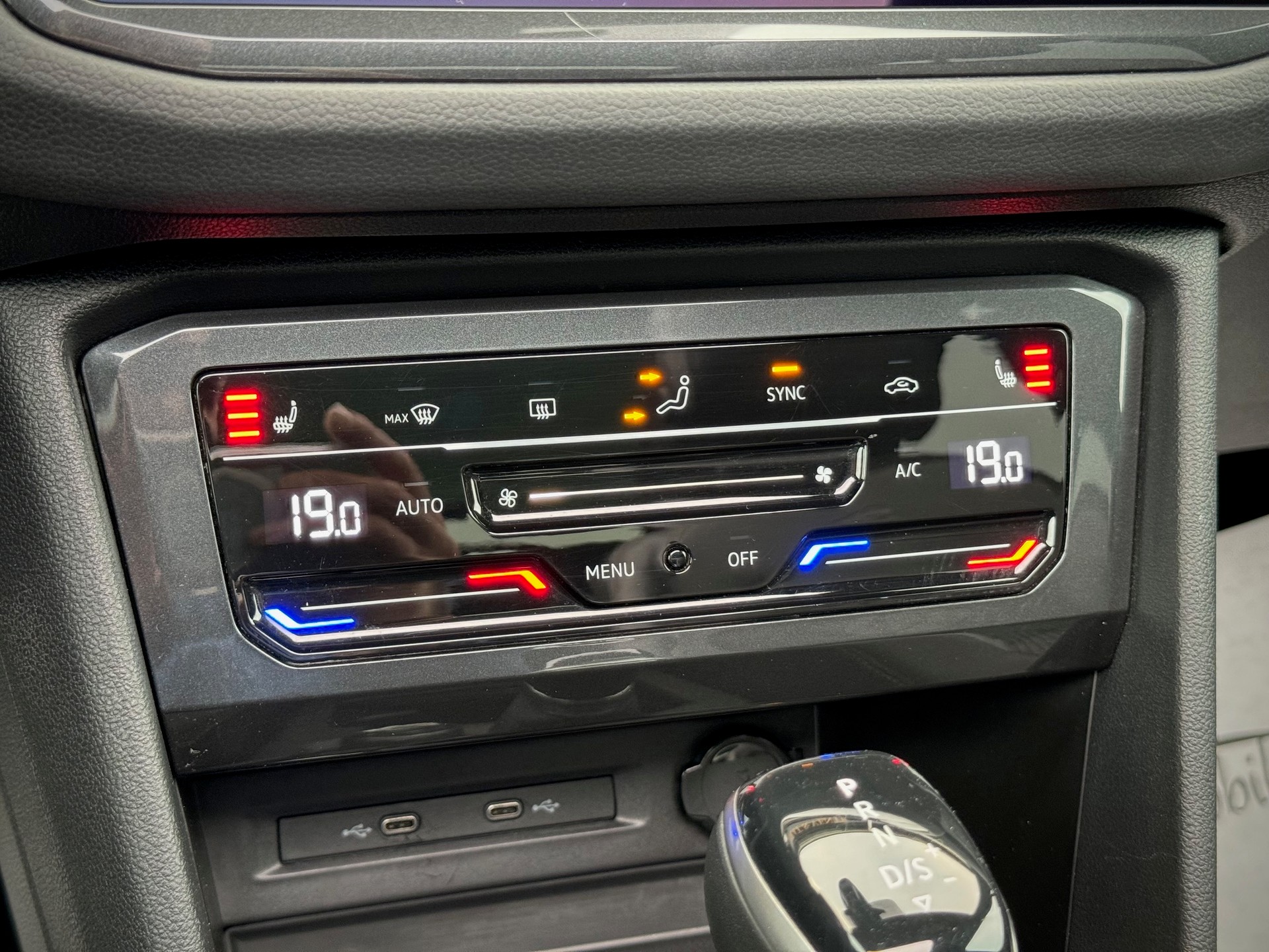 VW Tiguan 2.0TSI R-Line 4Motion DSG - Véhicule Suisse (CH)-image-11