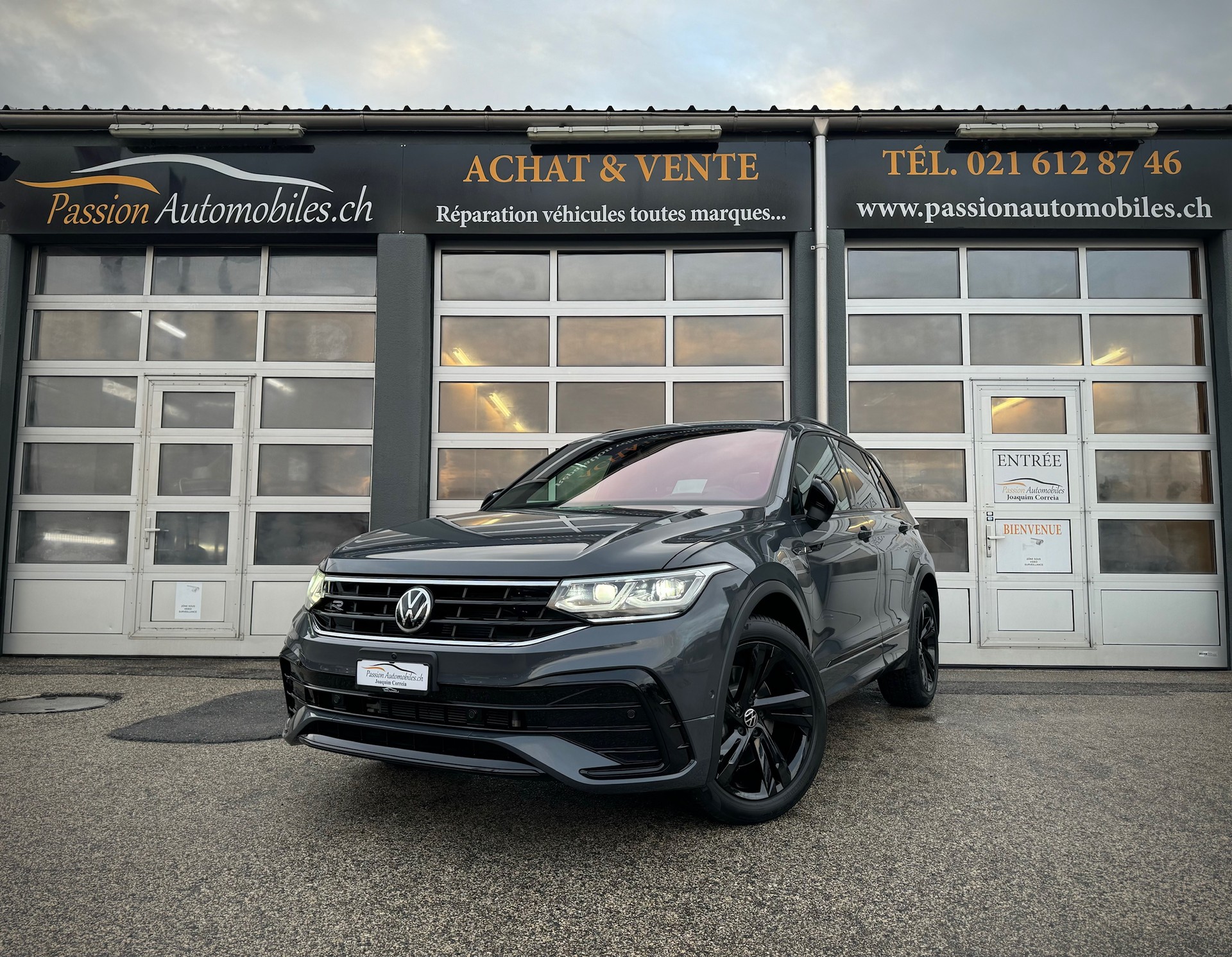 VW Tiguan 2.0TSI R-Line 4Motion DSG - Véhicule Suisse (CH)-image-15