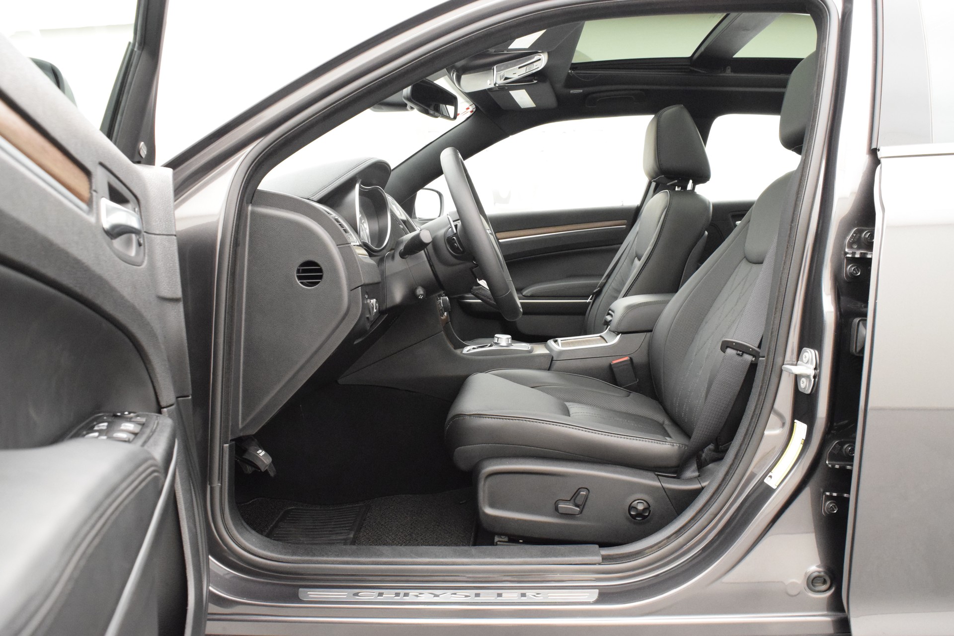 CHRYSLER 300C 5.7 V8-image-8