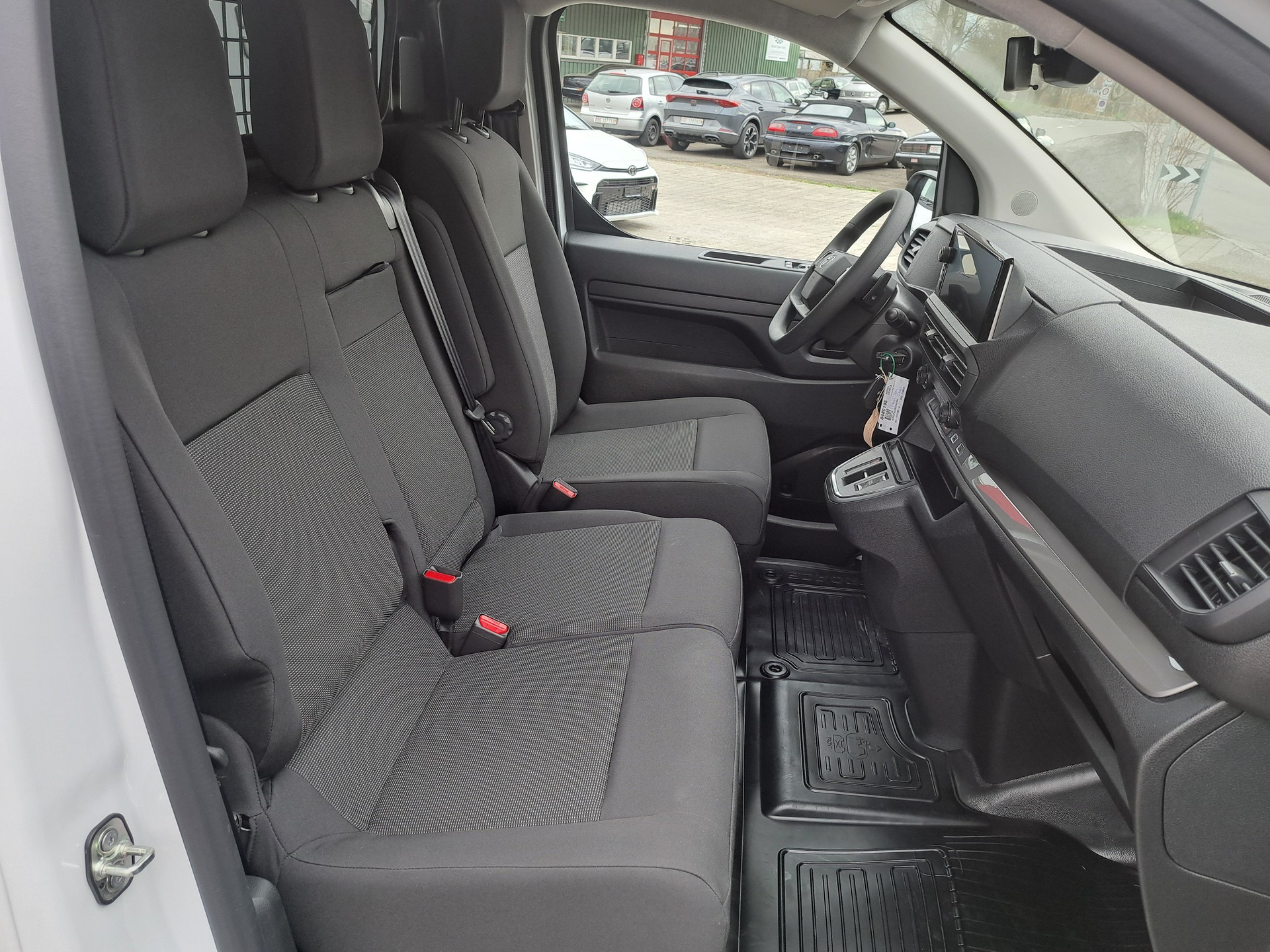 TOYOTA Proace EV 75kWh Medium Advanced-image-4
