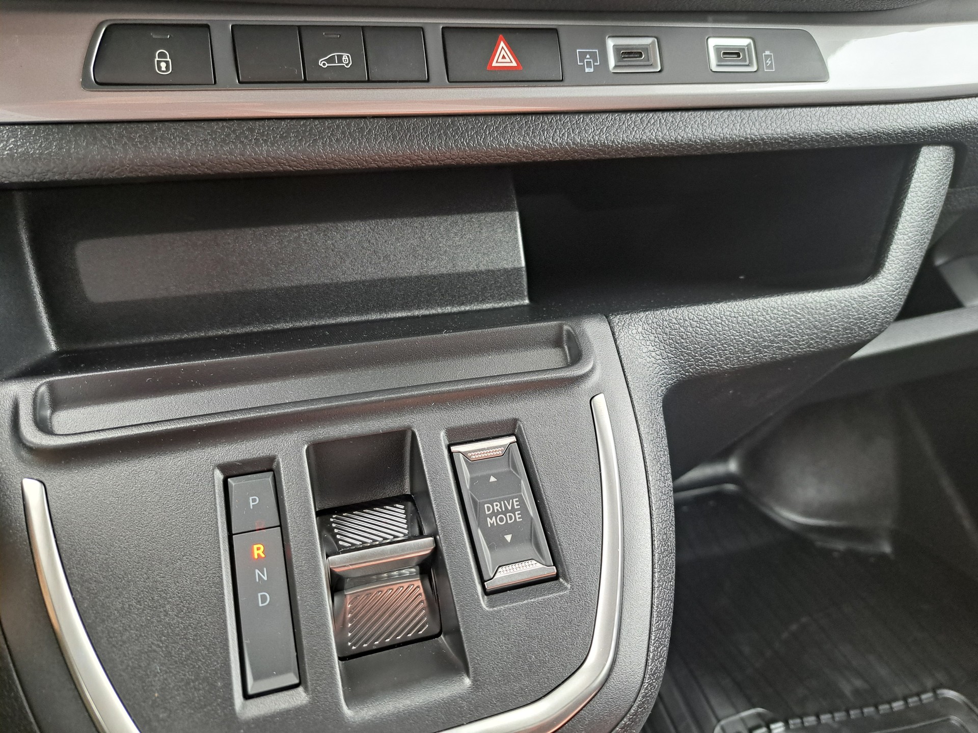 TOYOTA Proace EV 75kWh Medium Advanced-image-12