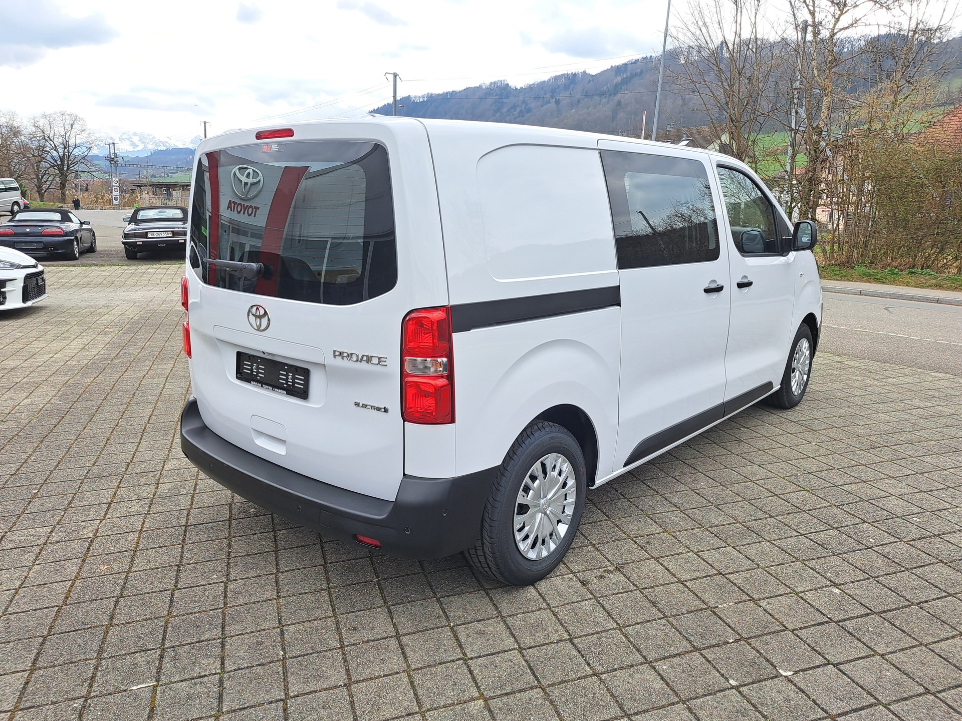 TOYOTA Proace EV 75kWh Medium Advanced-image-6