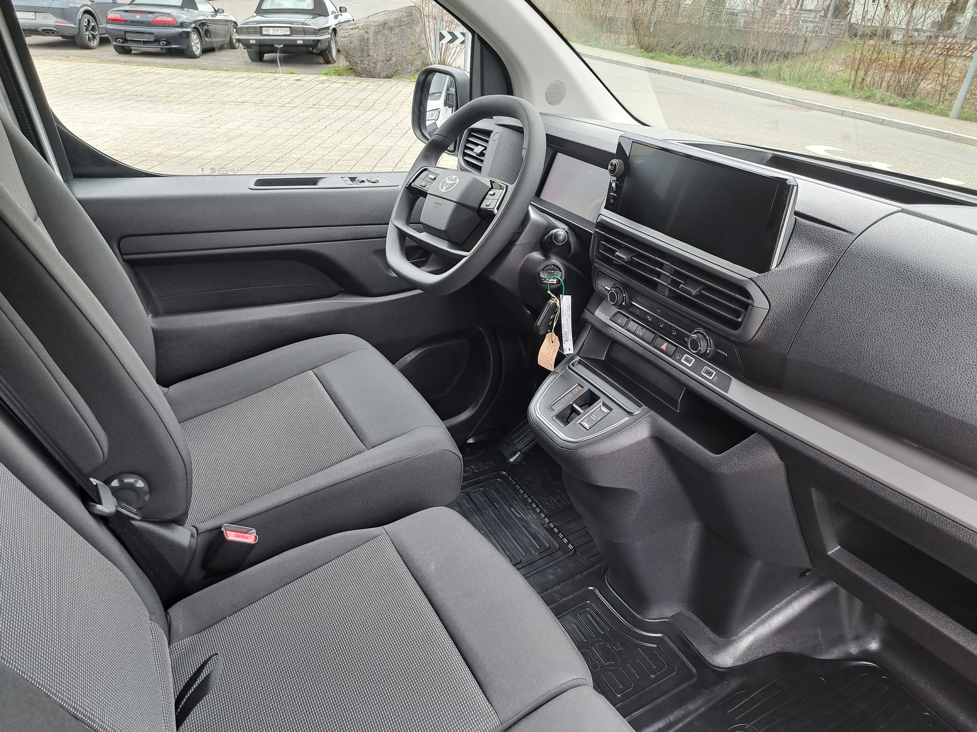 TOYOTA Proace EV 75kWh Medium Advanced-image-3