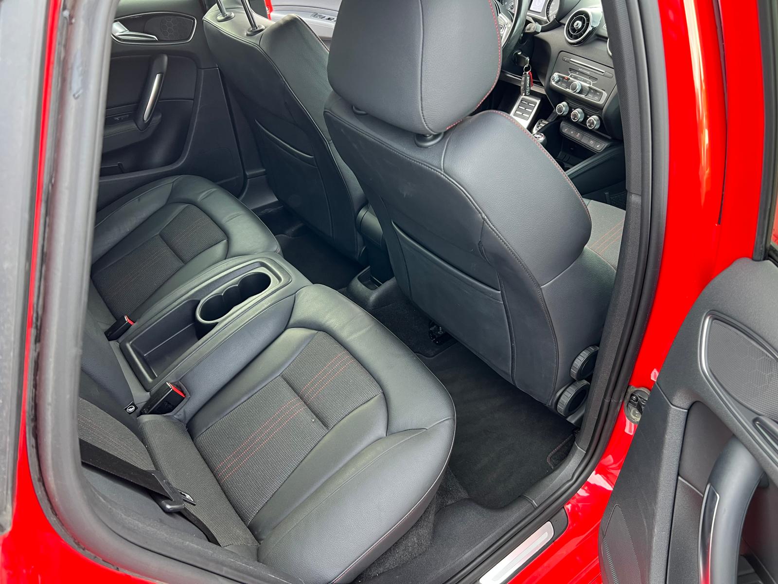 AUDI S1 Sportback 2.0 TFSI quattro-image-11