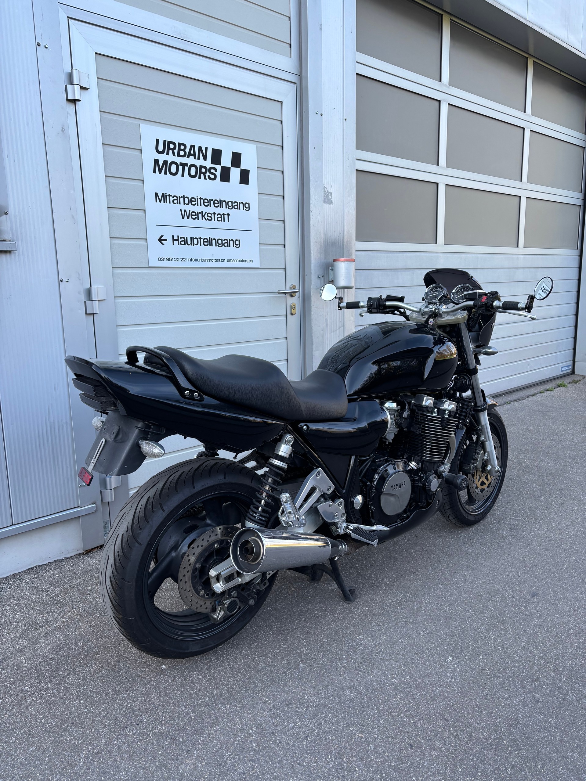 YAMAHA XJR 1200-image-2