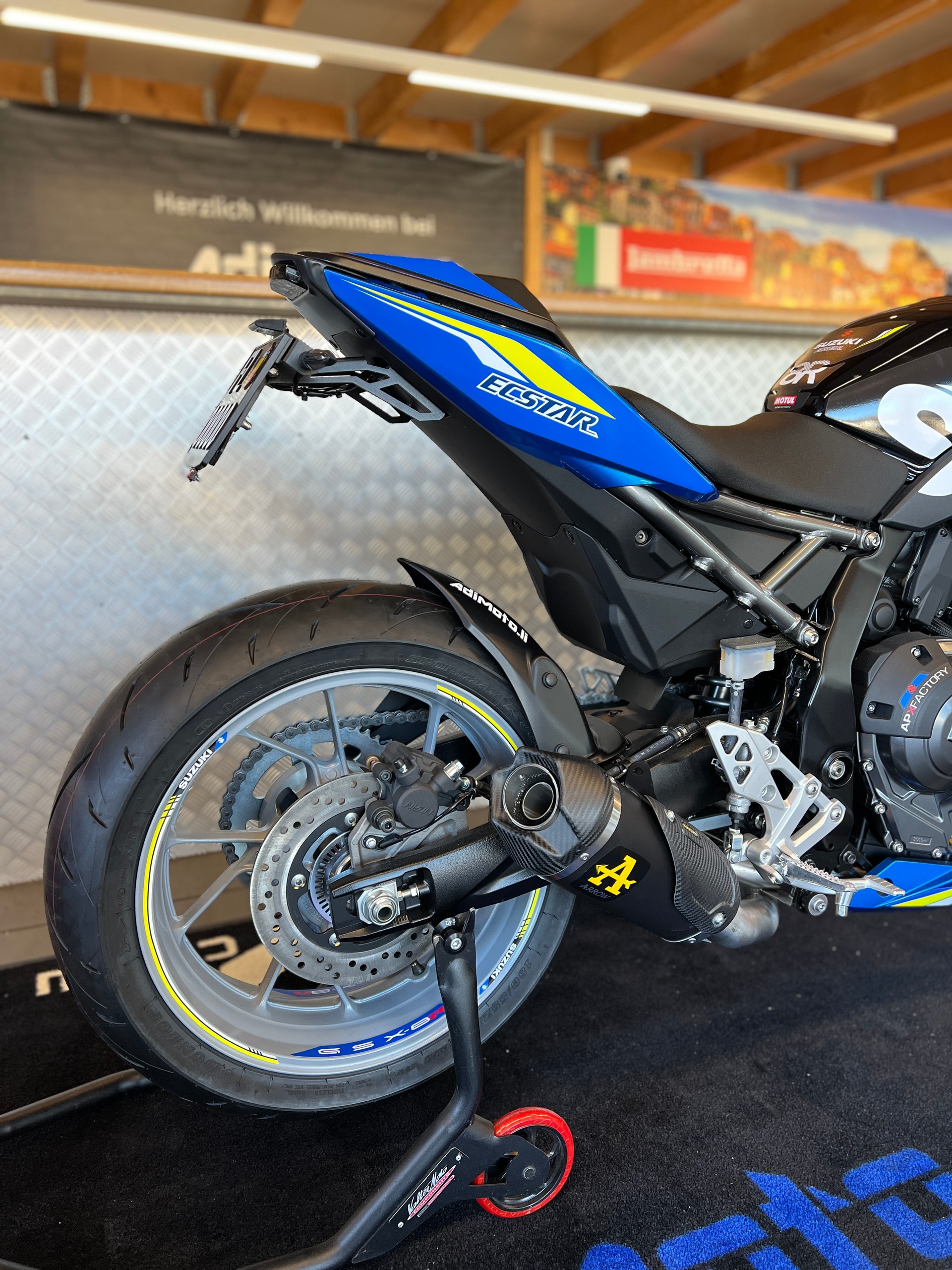 SUZUKI GSX-R 8-image-1