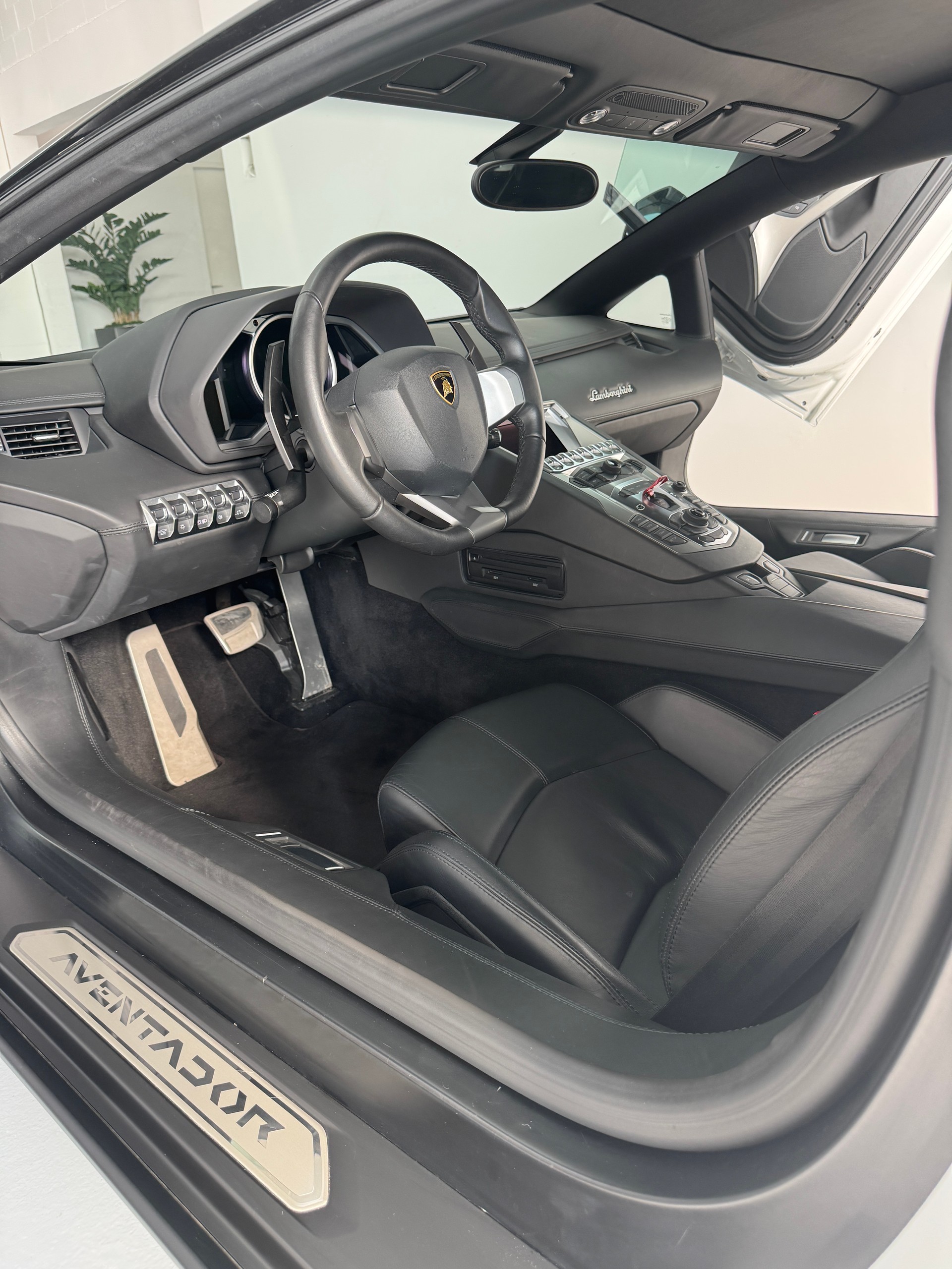 LAMBORGHINI Aventador LP700-4 Coupé E-Gear-image-8