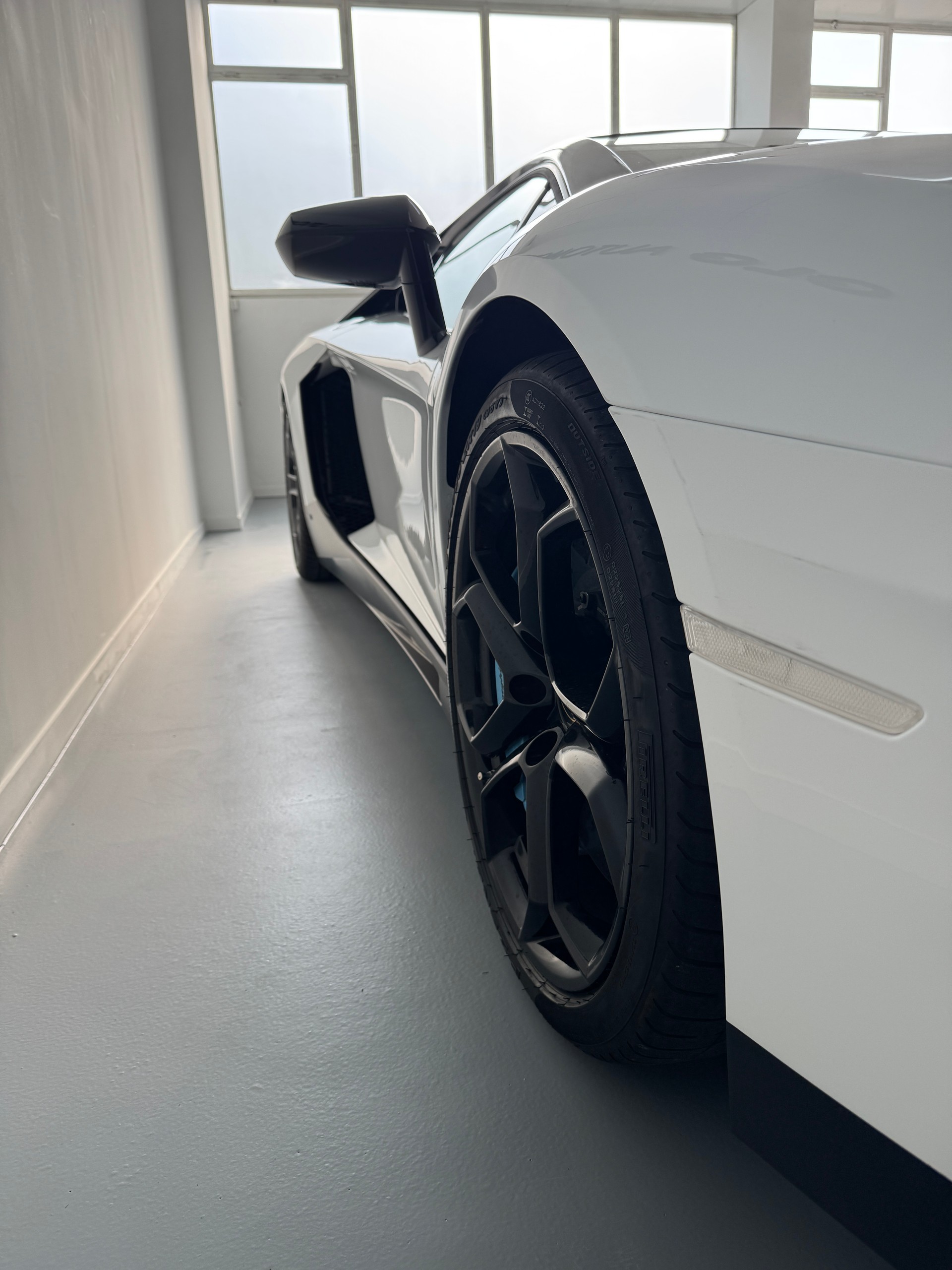 LAMBORGHINI Aventador LP700-4 Coupé E-Gear-image-6