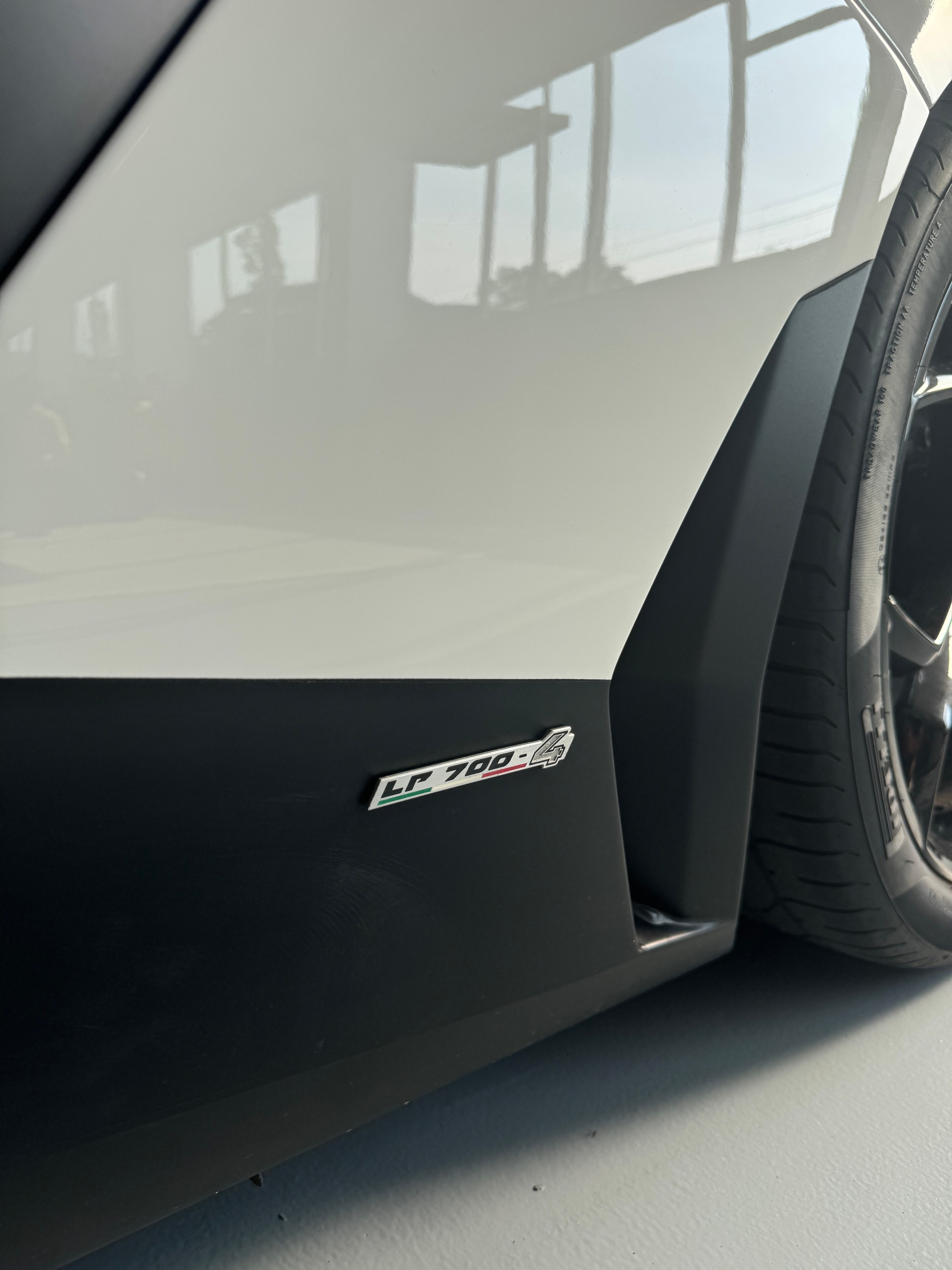 LAMBORGHINI Aventador LP700-4 Coupé E-Gear-image-5