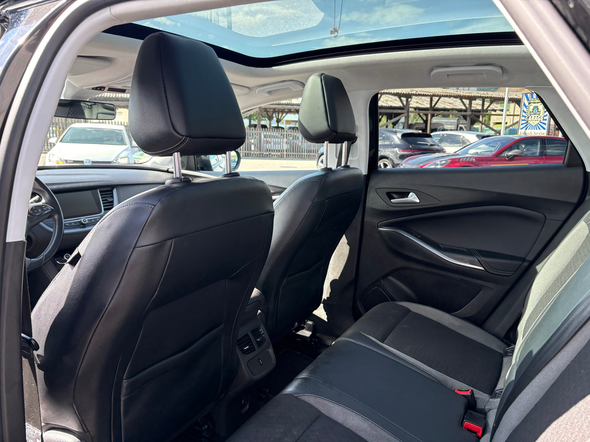 OPEL Grandland X 1.6CDTi Enjoy Automatik-image-7