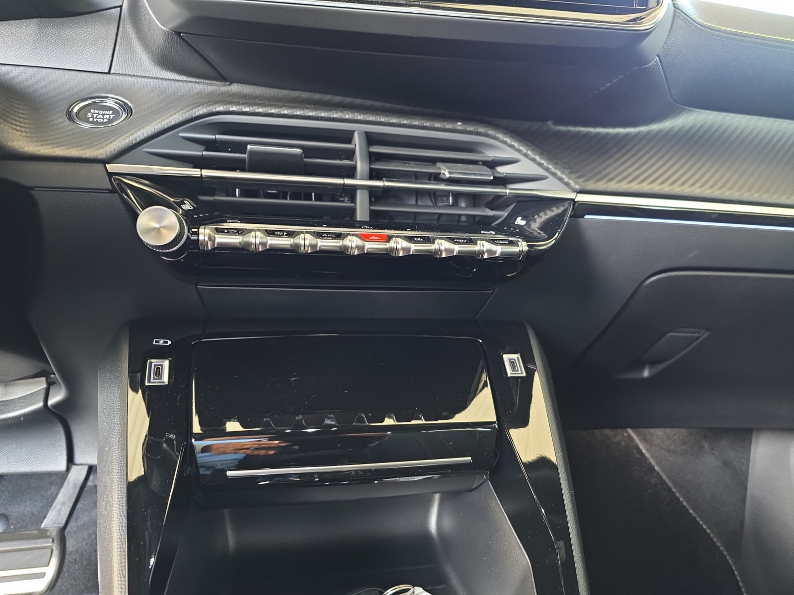 PEUGEOT 2008 NEW 156 e GT-image-6