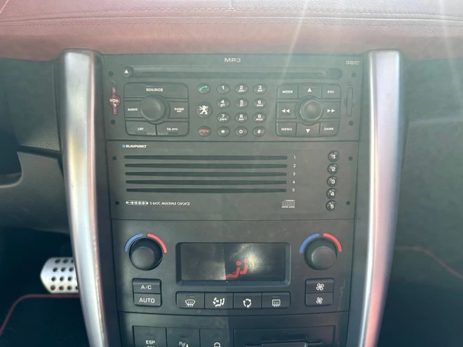 PEUGEOT 207 CC 1.6 16V Platinium Edition Automatic-image-6