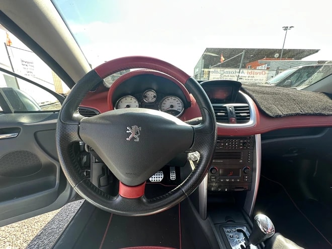 PEUGEOT 207 CC 1.6 16V Platinium Edition Automatic-image-4