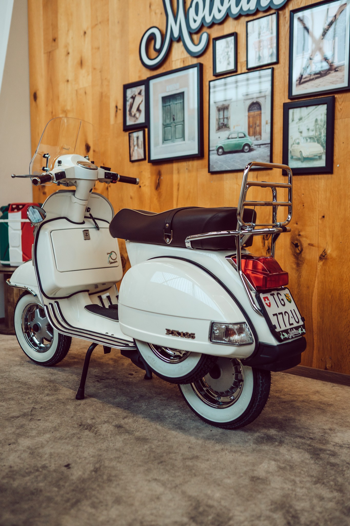 PIAGGIO Vespa PX 125-showroom-element-3
